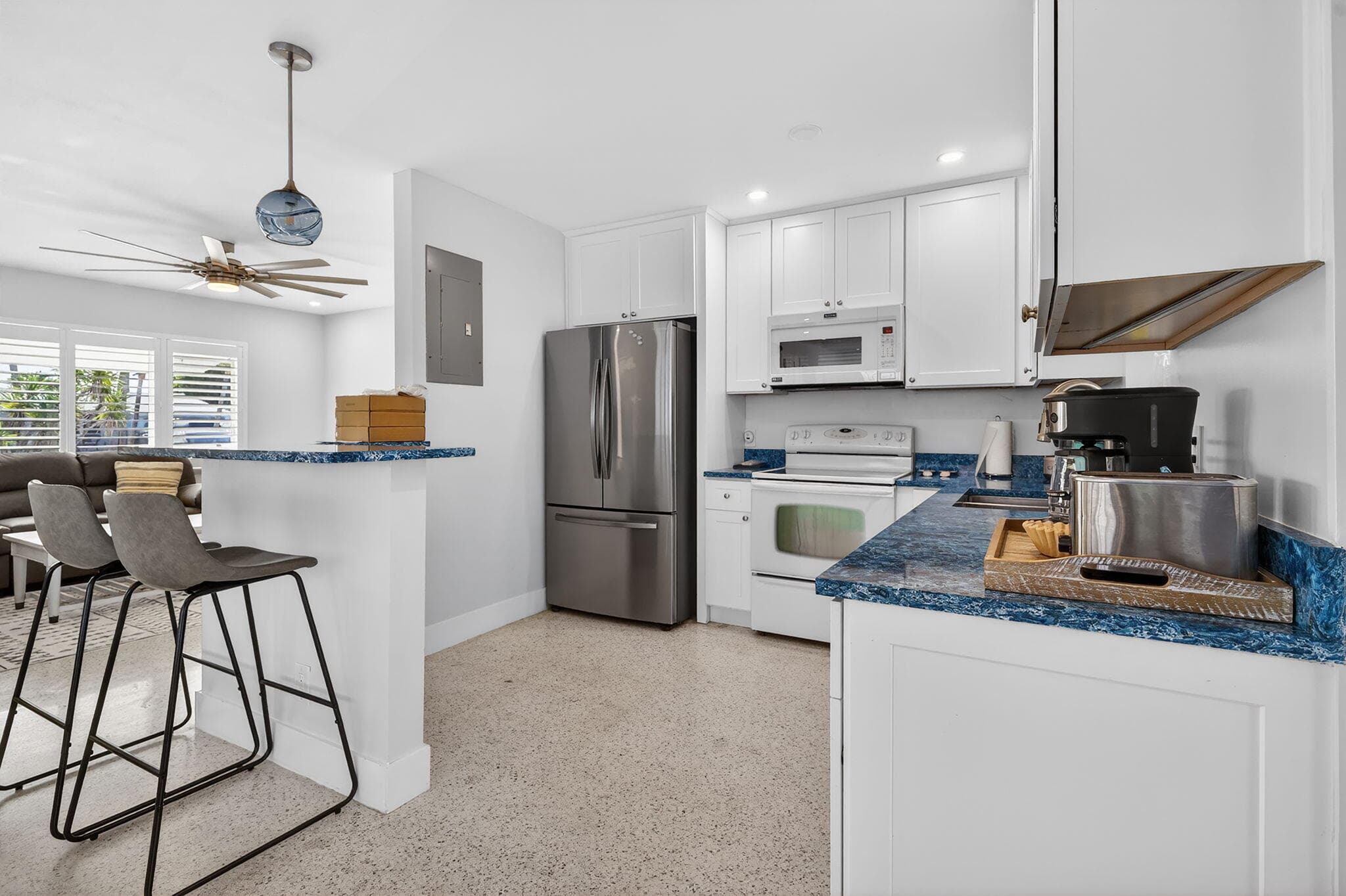 1123 SE 2nd Avenue, Deerfield Beach, FL 33441 — photo 7 of 44