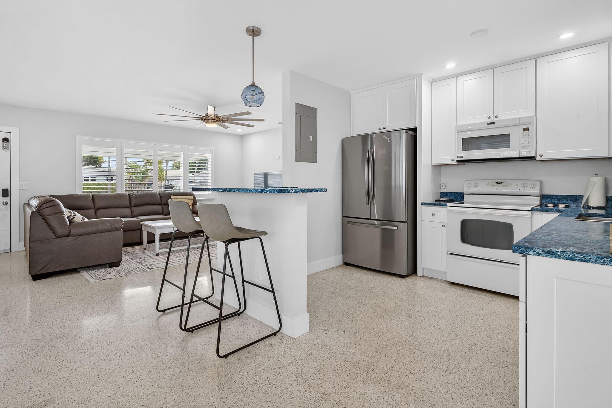 1123 SE 2nd Avenue, Deerfield Beach, FL 33441 — photo 37 of 44
