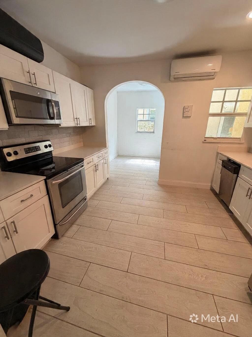 407 S Lakeside Drive, Lake Worth Beach, FL 33460 — photo 3 of 9