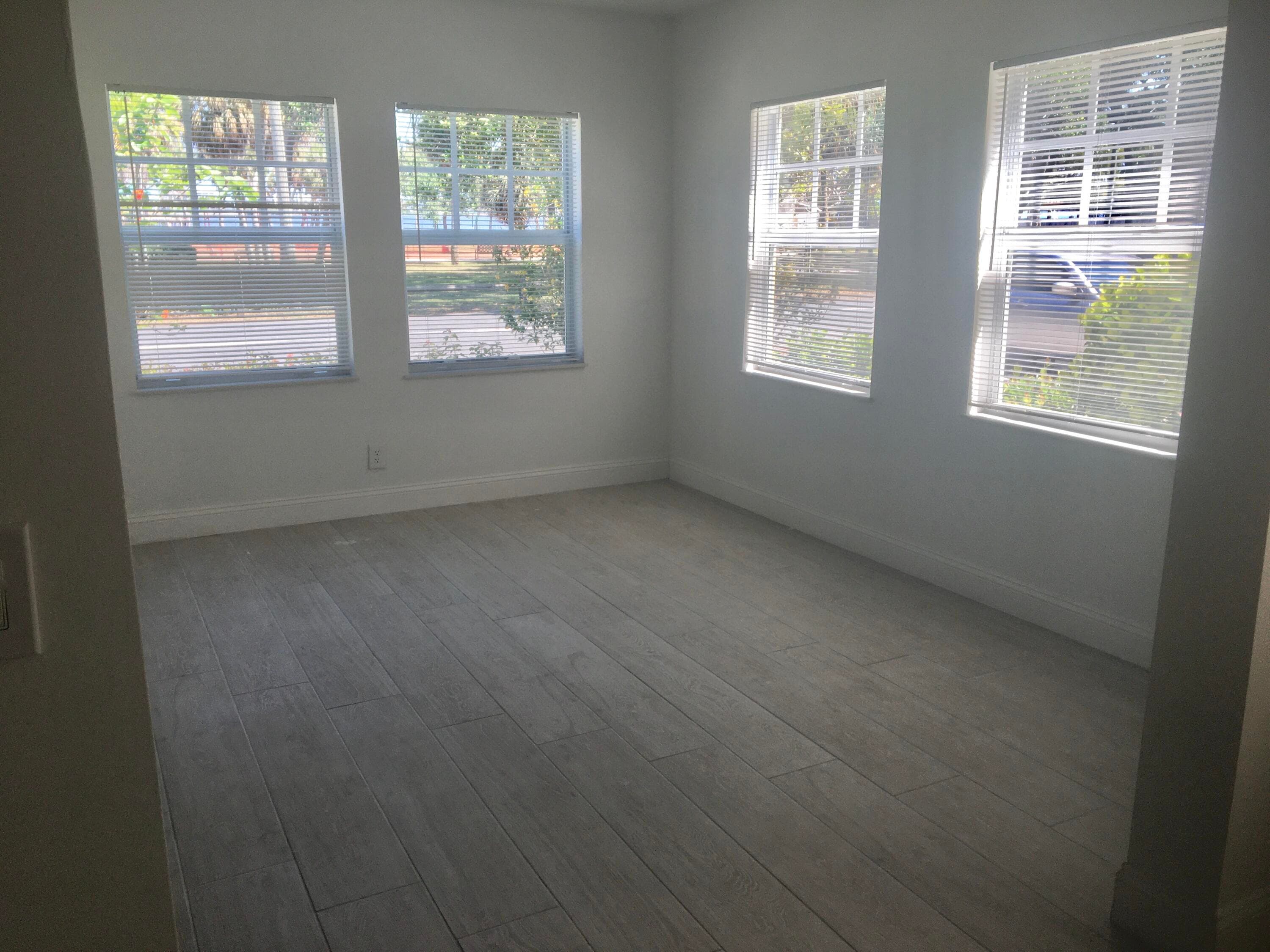 407 S Lakeside Drive, Lake Worth Beach, FL 33460 — photo 6 of 9