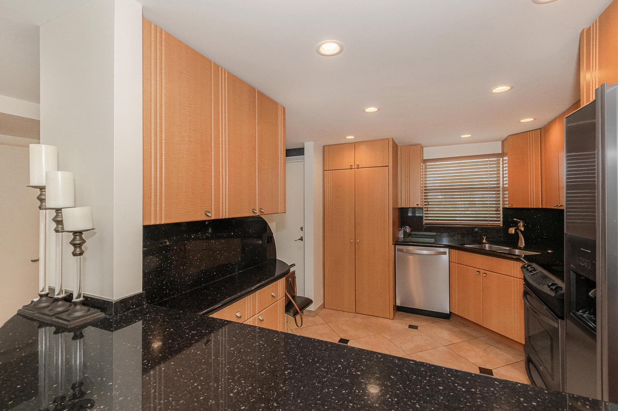 511 Bayshore Drive 707, Fort Lauderdale, FL 33304 — photo 6 of 31