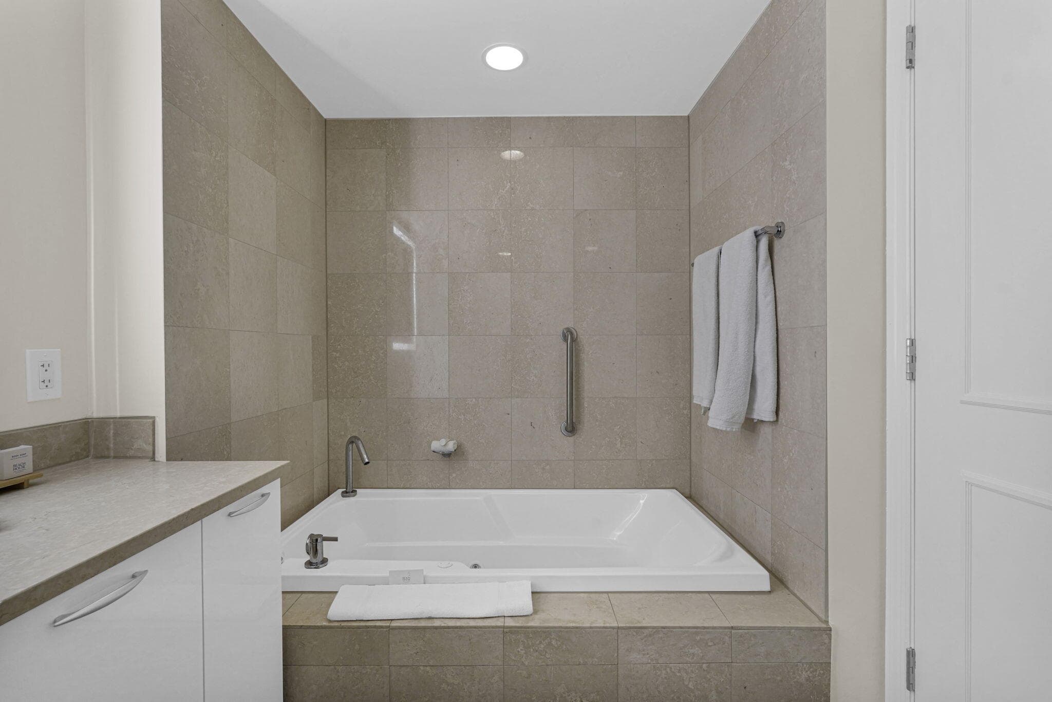 505 N Fort Lauderdale Beach Boulevard 1403, Fort Lauderdale, FL 33304 — photo 88 of 114