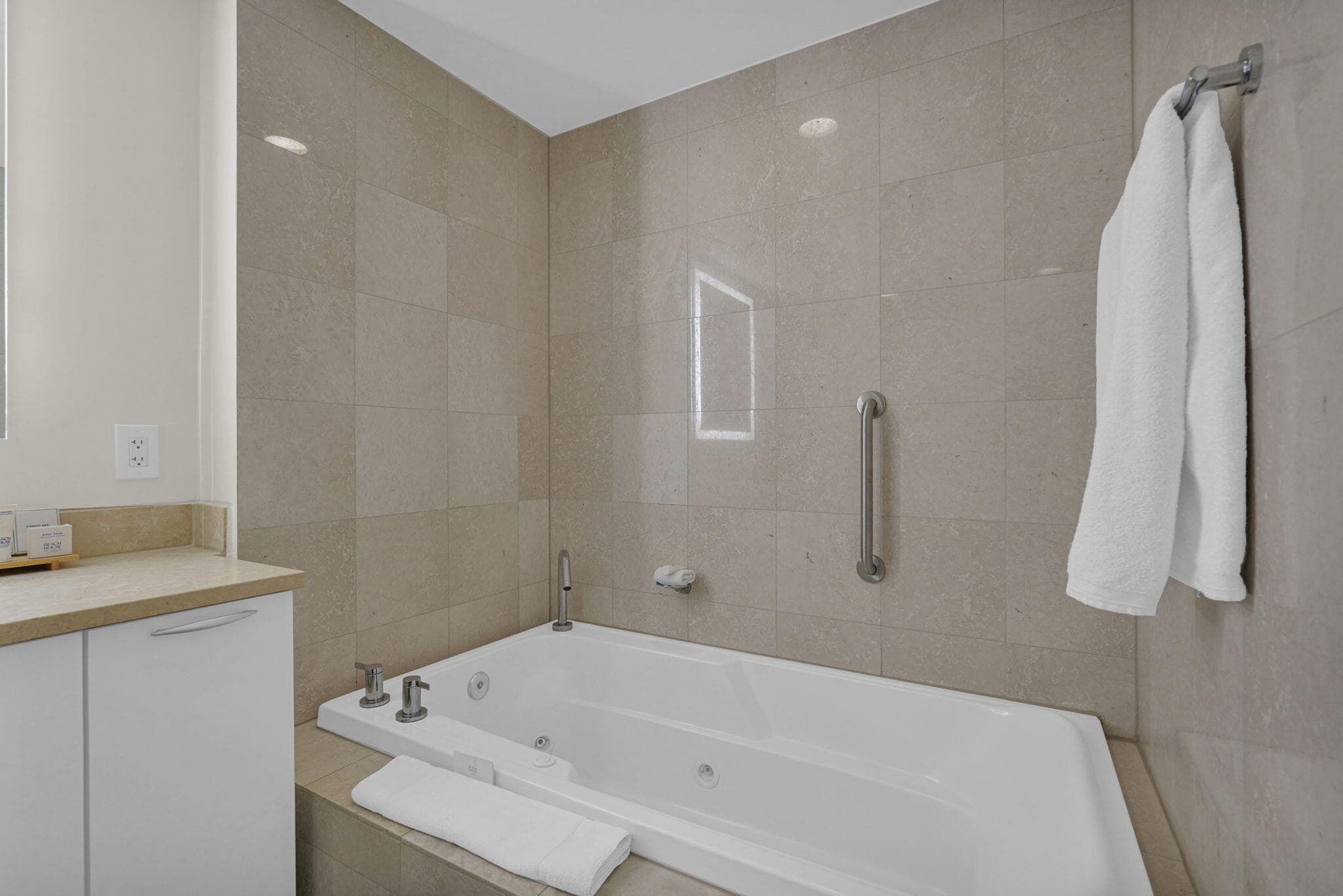 505 N Fort Lauderdale Beach Boulevard 1403, Fort Lauderdale, FL 33304 — photo 30 of 114