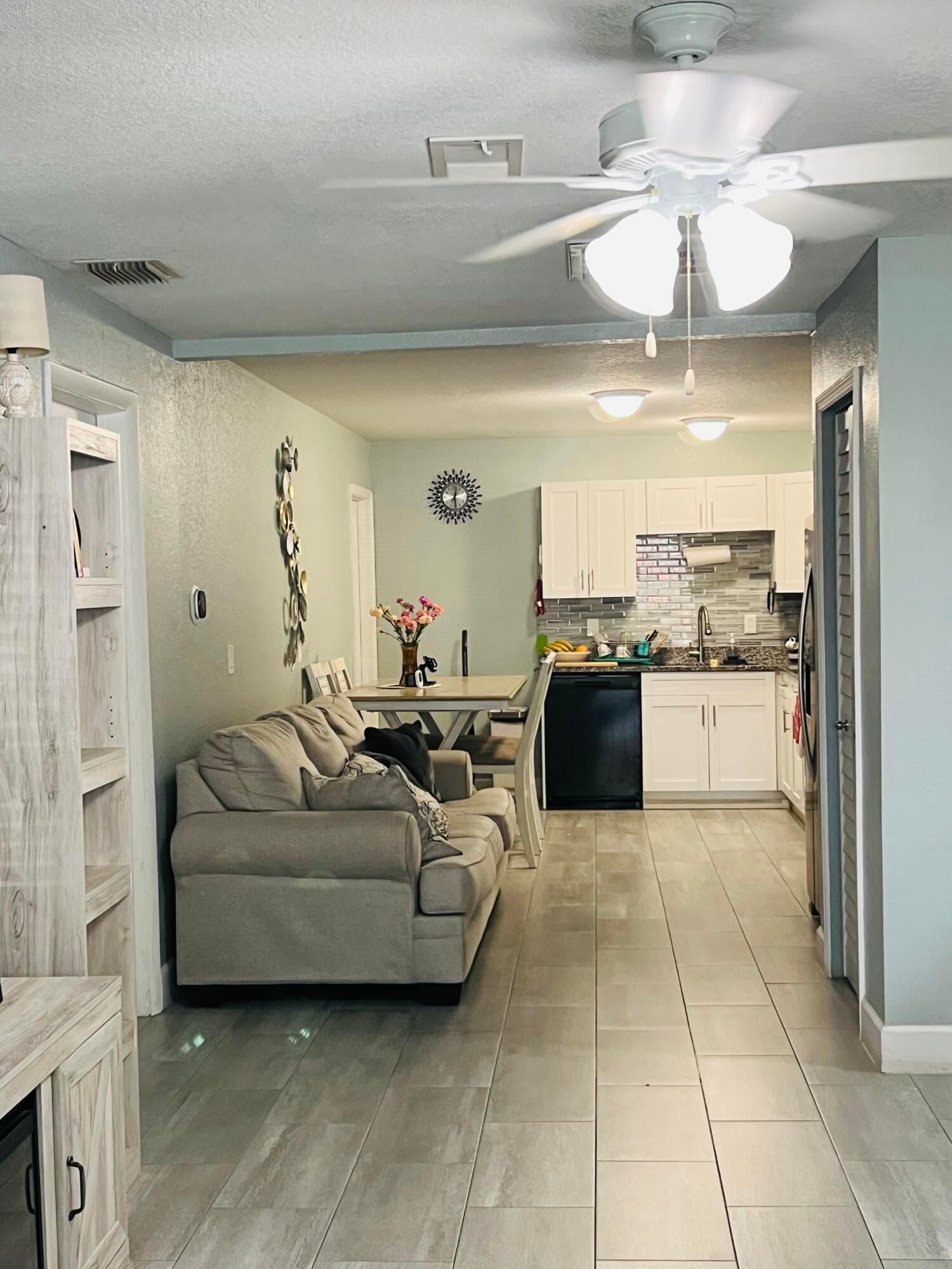 8719 N Ashley Street, Tampa, FL 33604 — photo 6 of 45