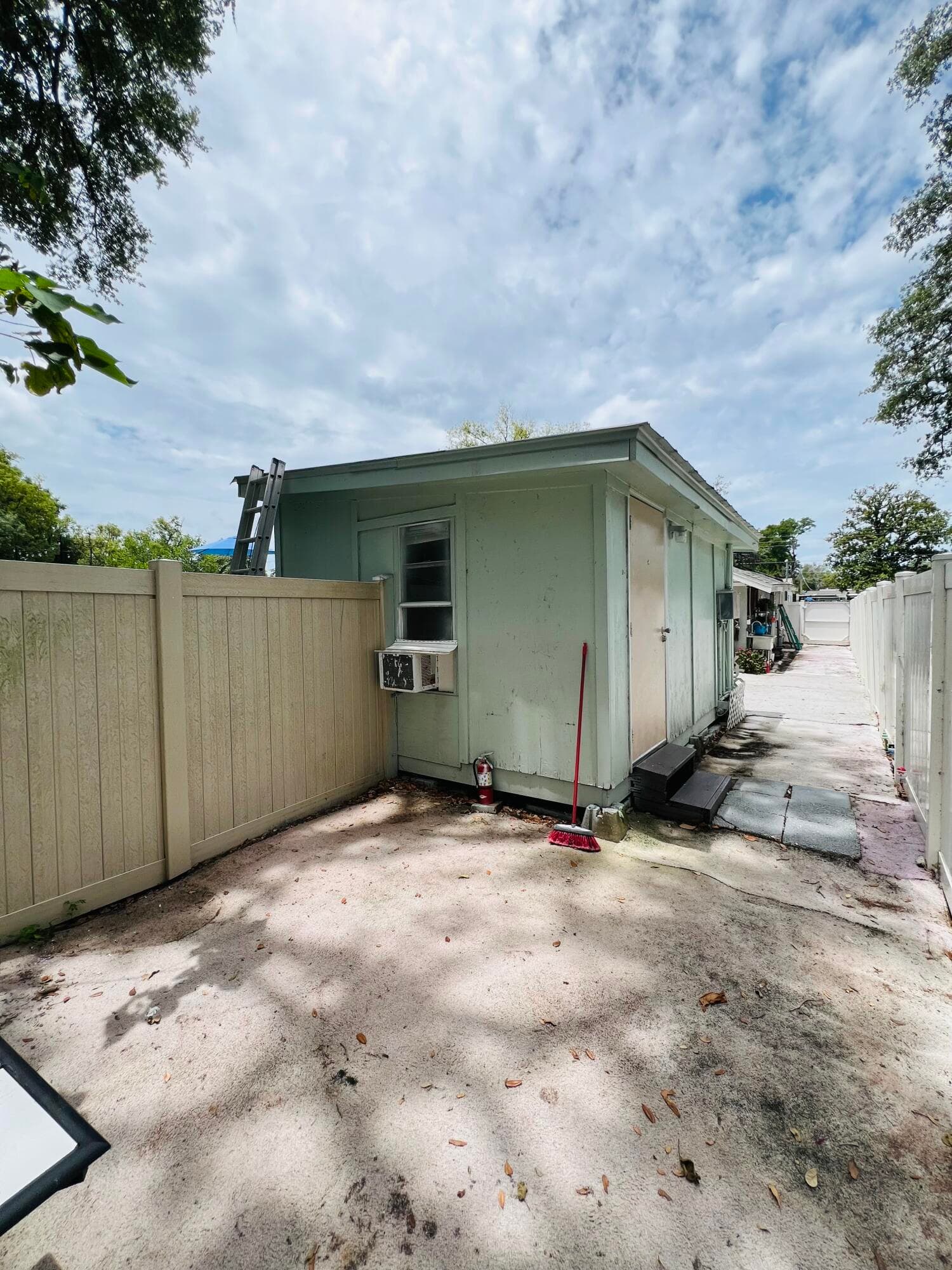 8719 N Ashley Street, Tampa, FL 33604 — photo 39 of 45