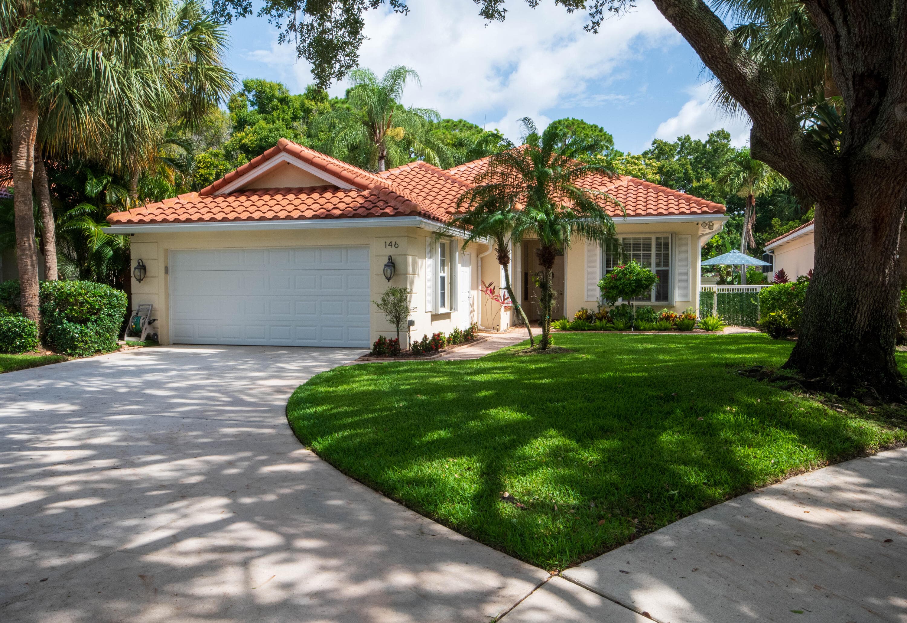 146 Lost Bridge Drive, Palm Beach Gardens, FL 33410 — photo 1 of 47