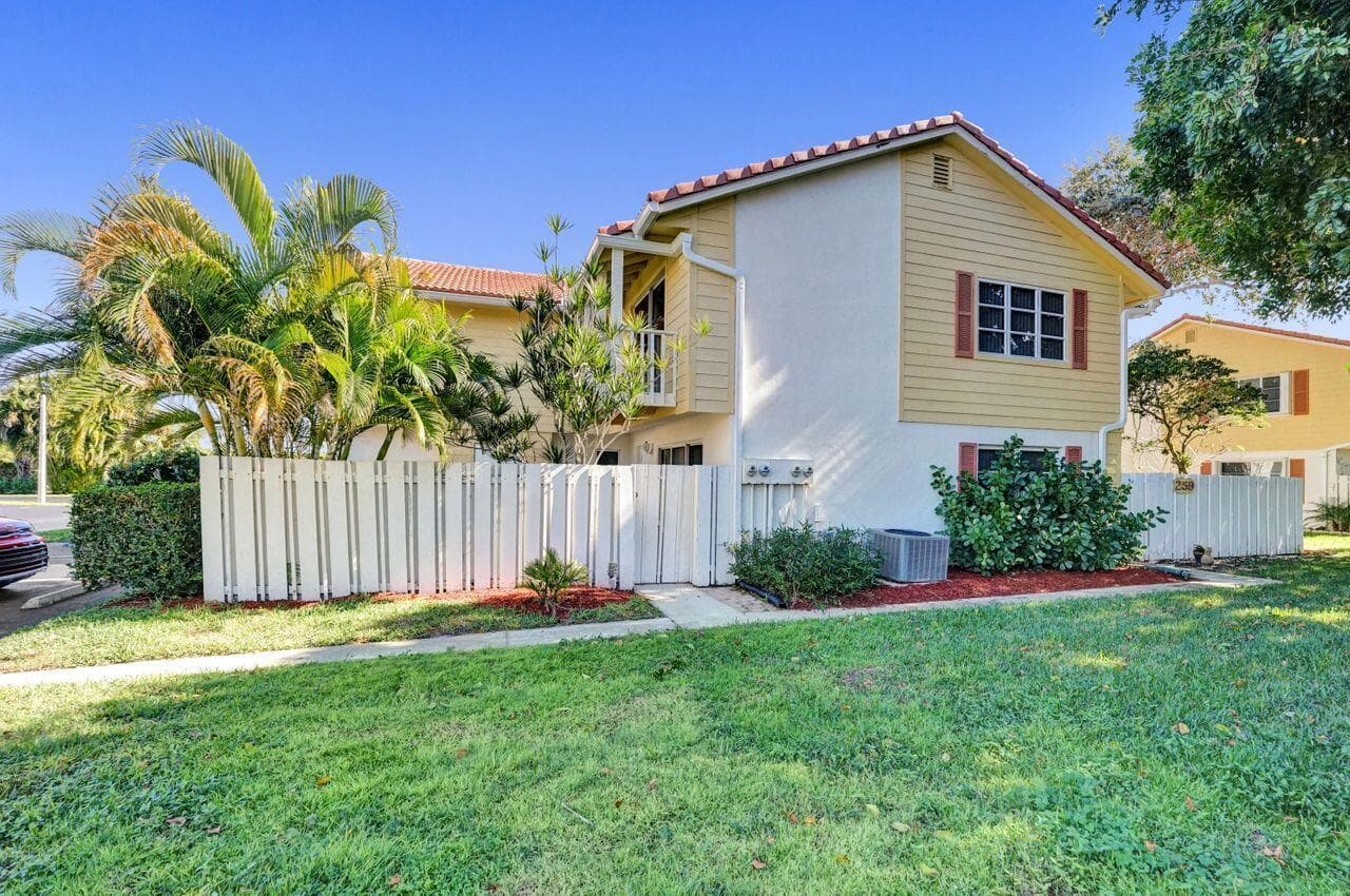 260 Seabreeze Circle, Jupiter, FL 33477 — photo 1 of 12