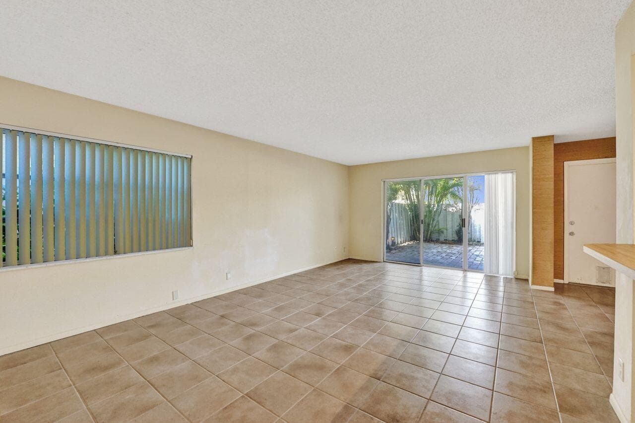 260 Seabreeze Circle, Jupiter, FL 33477 — photo 5 of 12