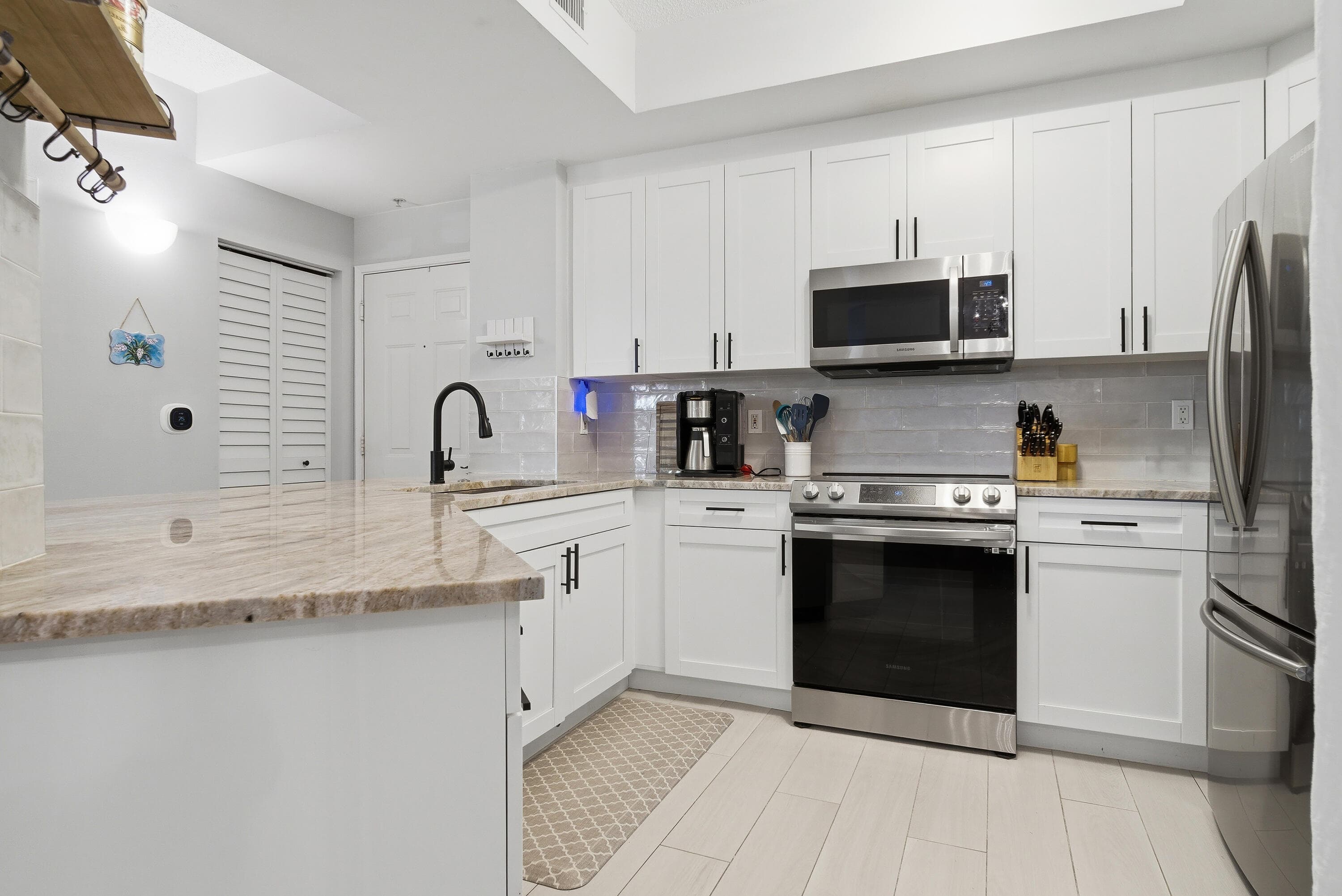 780 S Sapodilla Avenue 104, West Palm Beach, FL 33401 — photo 6 of 23