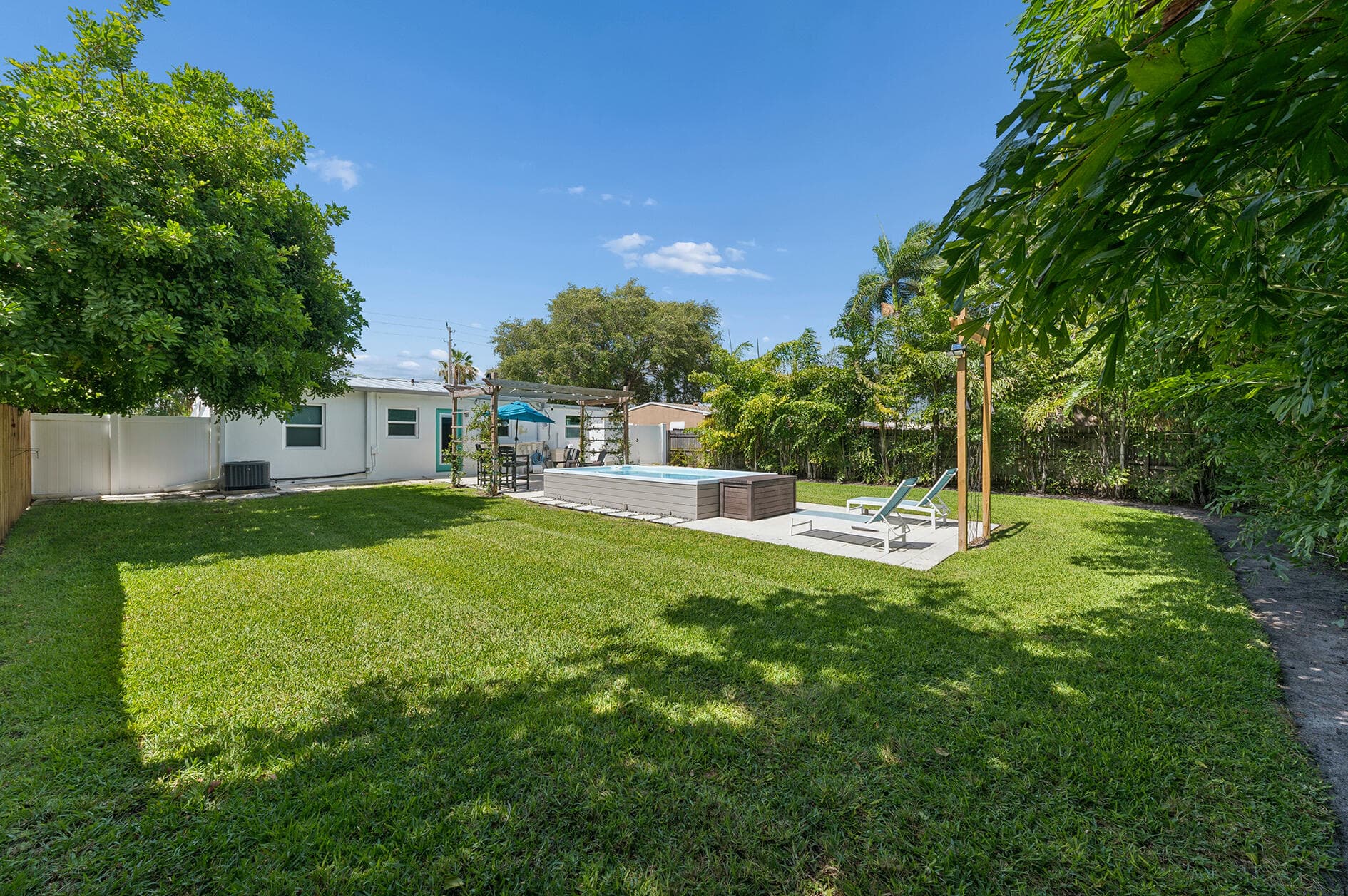 127 SW 10th Avenue, Boynton Beach, FL 33435 — photo 3 of 18