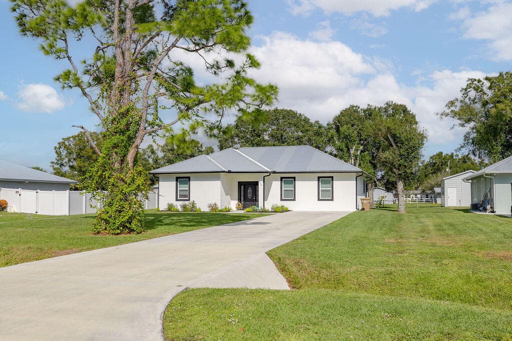 1014 SW 11th Street, Okeechobee, FL 34974 — photo 5 of 45