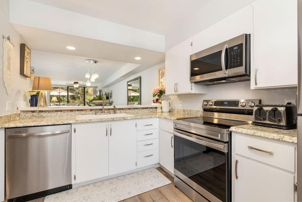 2401 Village Boulevard 305, West Palm Beach, FL 33409 — photo 8 of 31