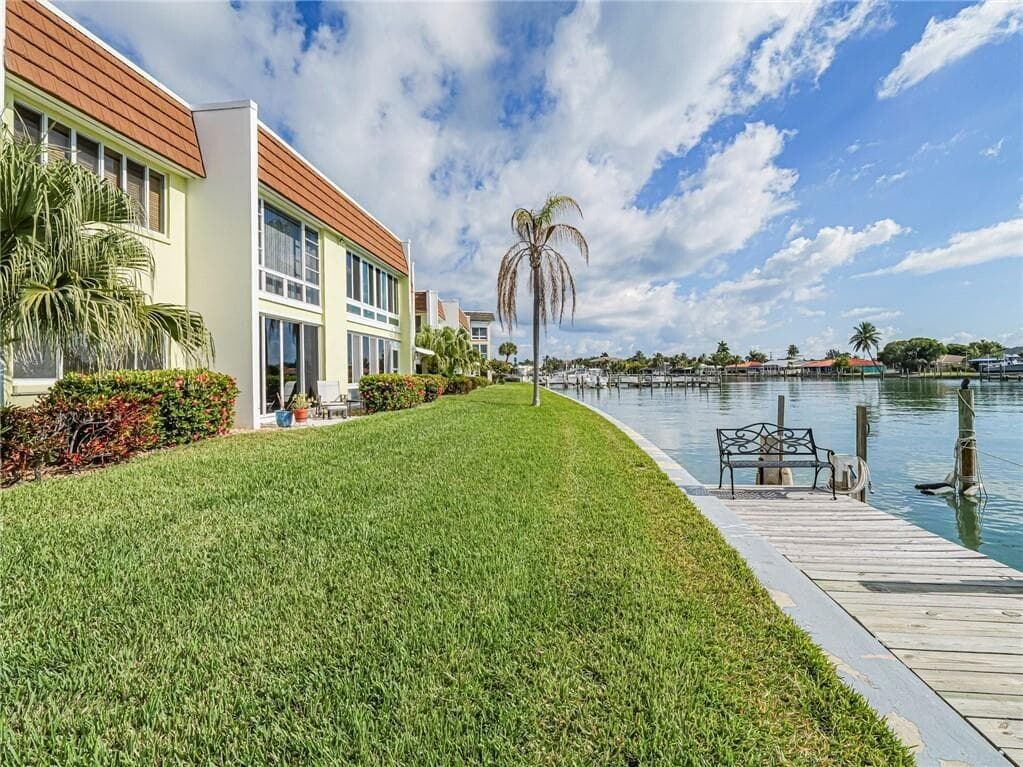 1315 Bayshore Drive 204, Fort Pierce, FL 34949 — photo 1 of 31