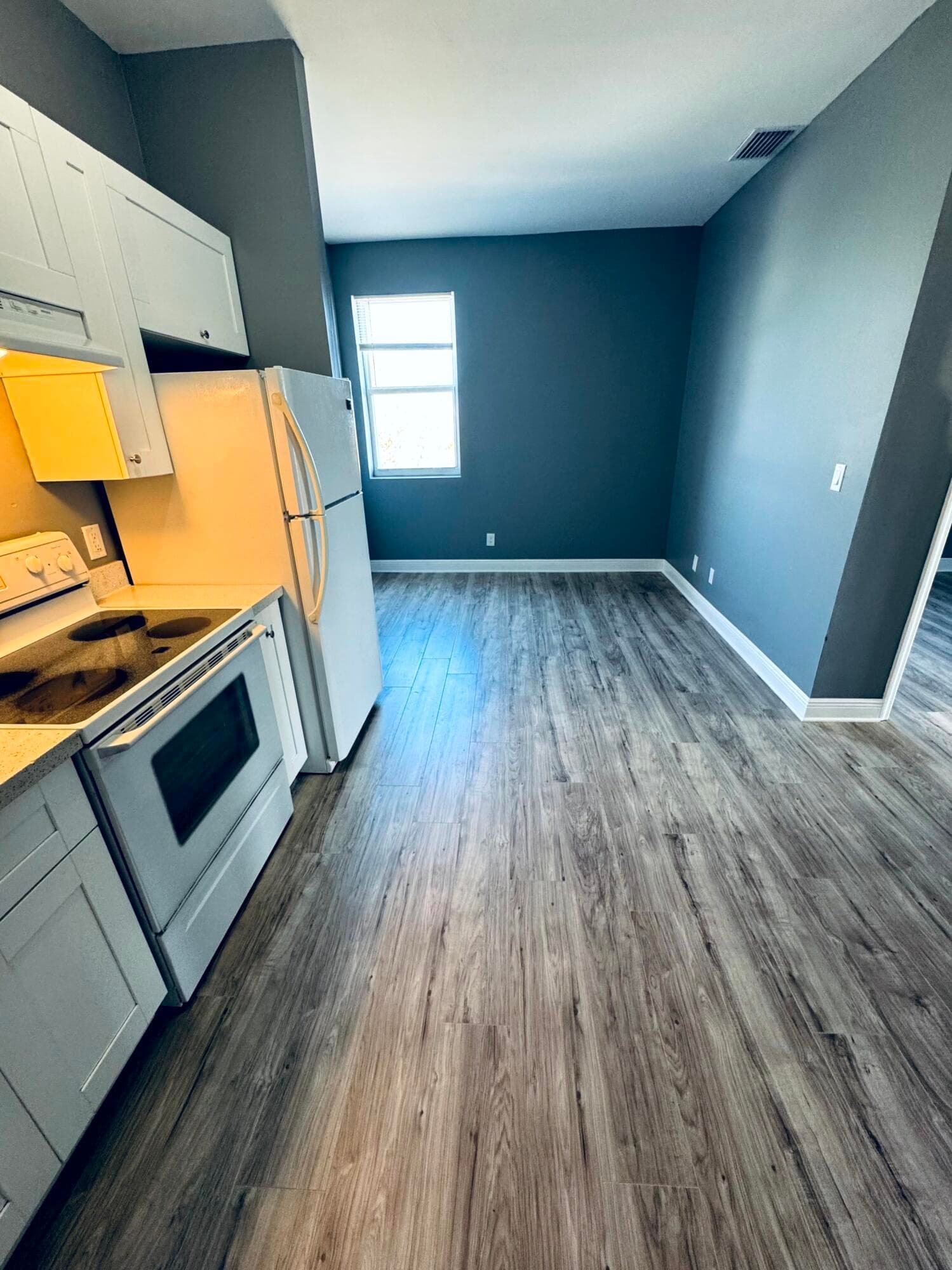1401 Division Avenue 203, West Palm Beach, FL 33401 — photo 2 of 21