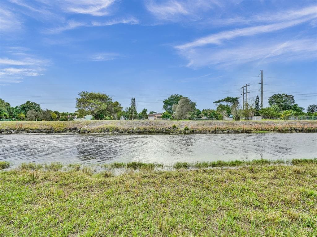 7310 NW 1st Street 102, Margate, FL 33063 — photo 23 of 32