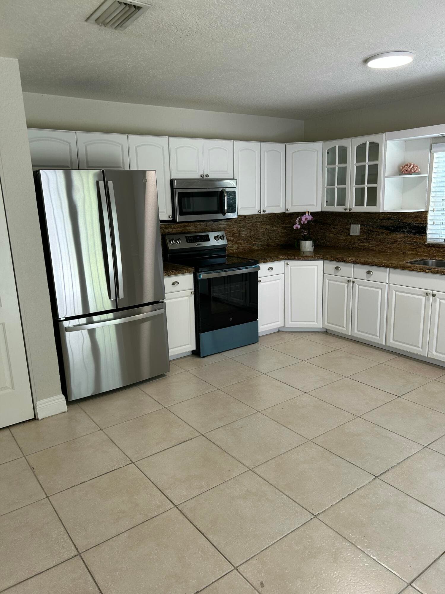 61 NW 47th Street, Oakland Park, FL 33309 — photo 5 of 16