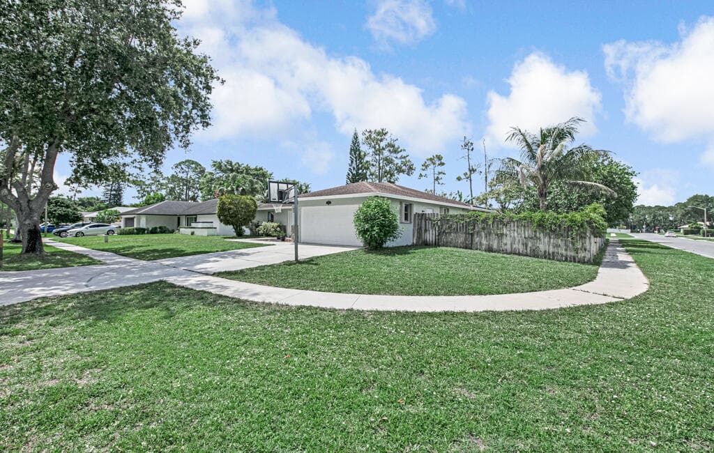 100 Greenwood Court, Royal Palm Beach, FL 33411 — photo 55 of 55