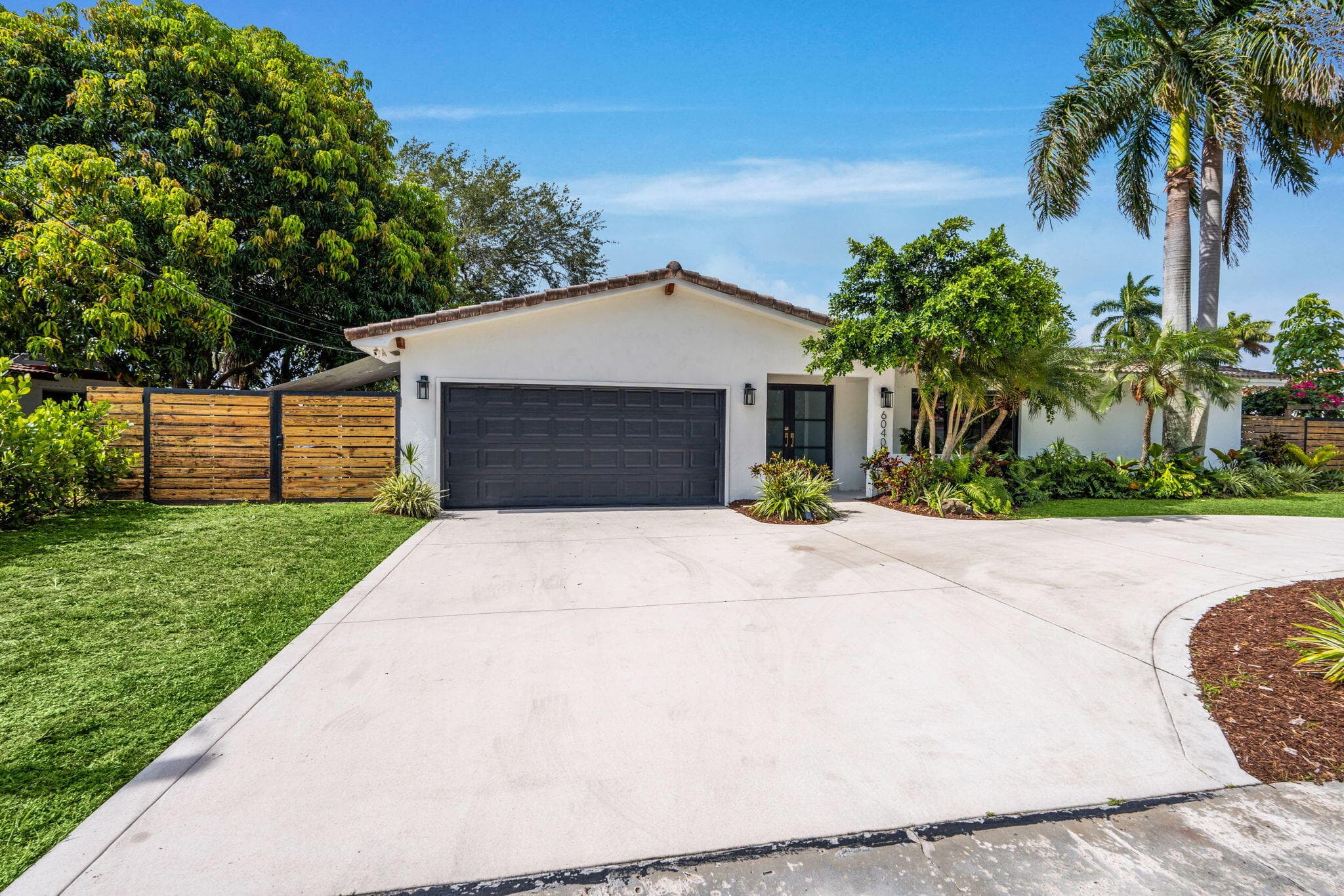 6040 SW 14th Street, Plantation, FL 33317 — photo 2 of 70