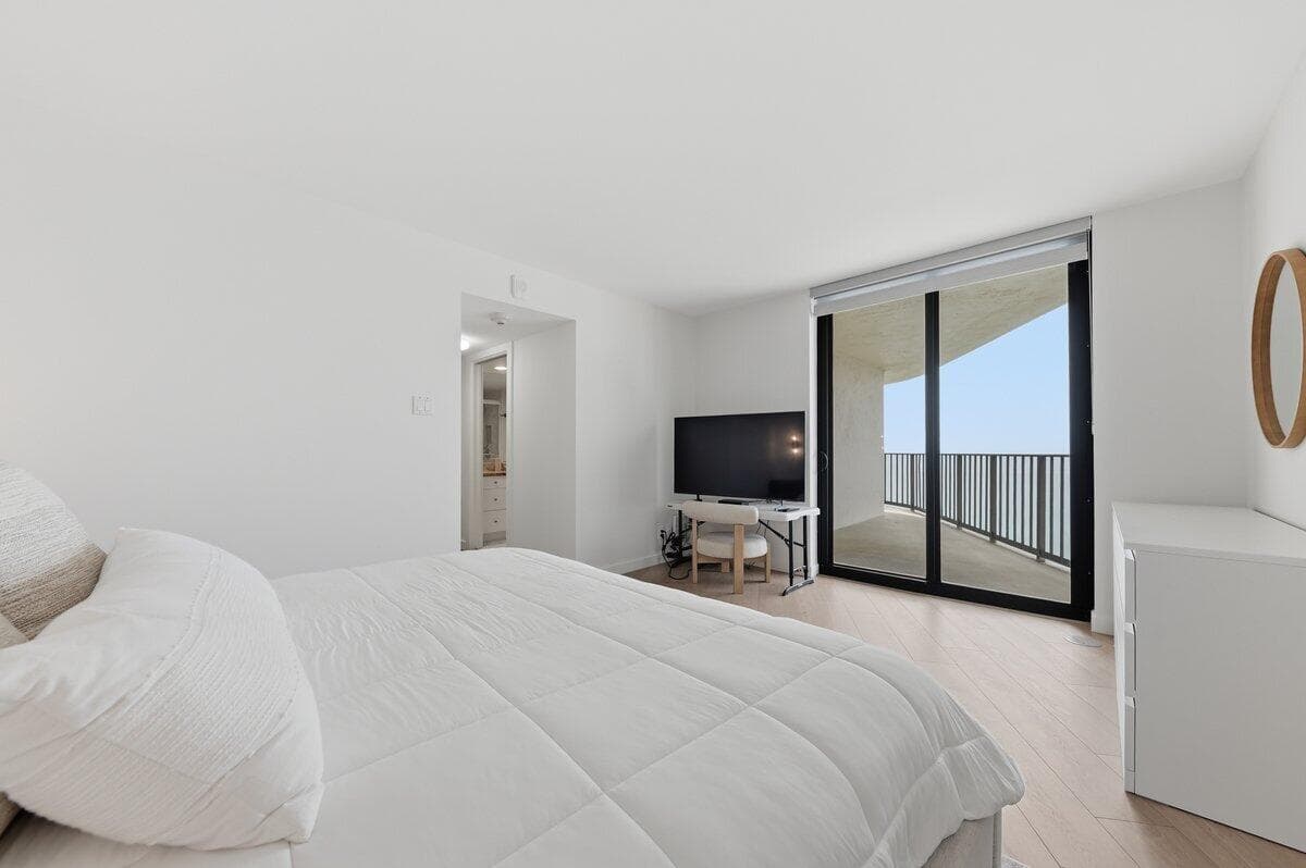 5420 N Ocean Drive 1702, Singer Island, FL 33404 — photo 13 of 30