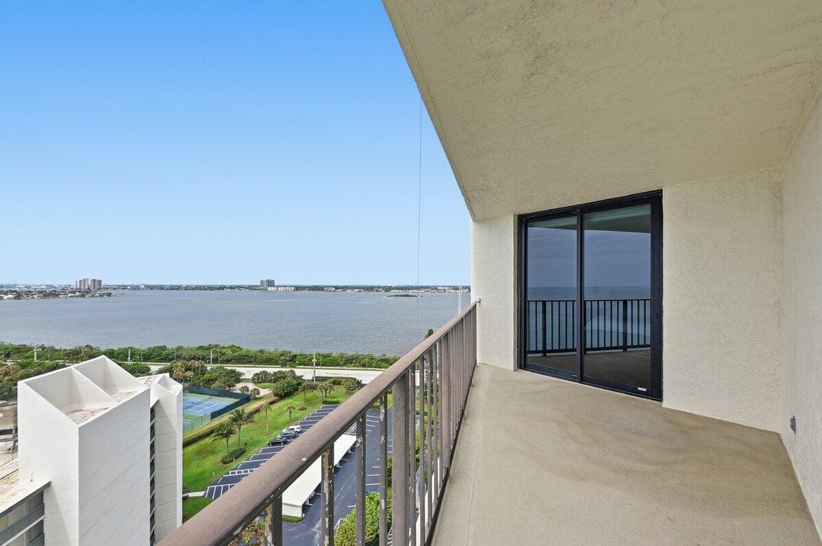 5420 N Ocean Drive 1702, Singer Island, FL 33404 — photo 5 of 30