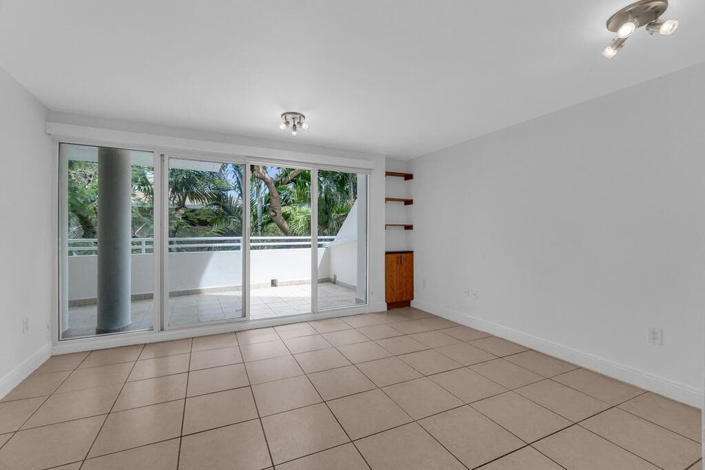 2100 Brickell Avenue 305, Miami, FL 33129 — photo 16 of 30