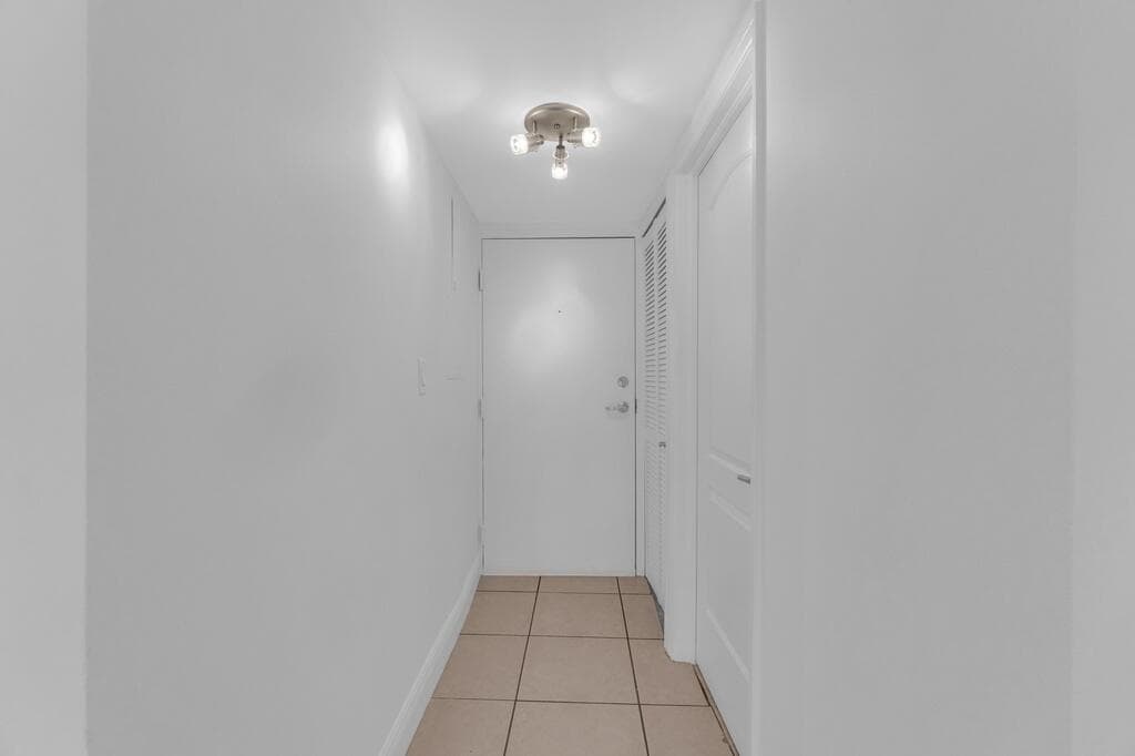 2100 Brickell Avenue 305, Miami, FL 33129 — photo 20 of 30