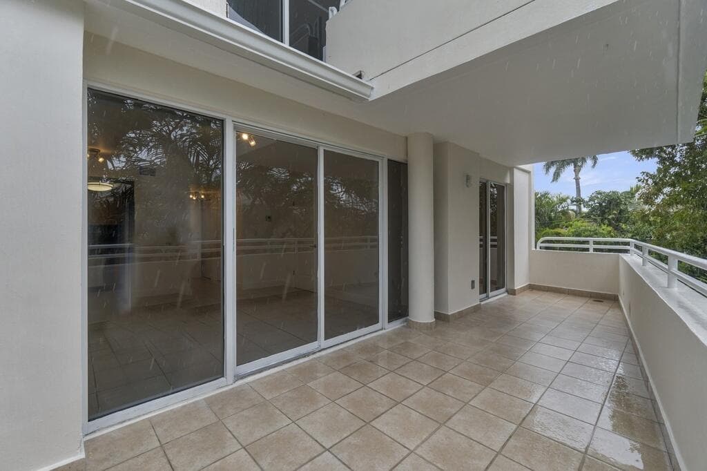 2100 Brickell Avenue 305, Miami, FL 33129 — photo 23 of 30