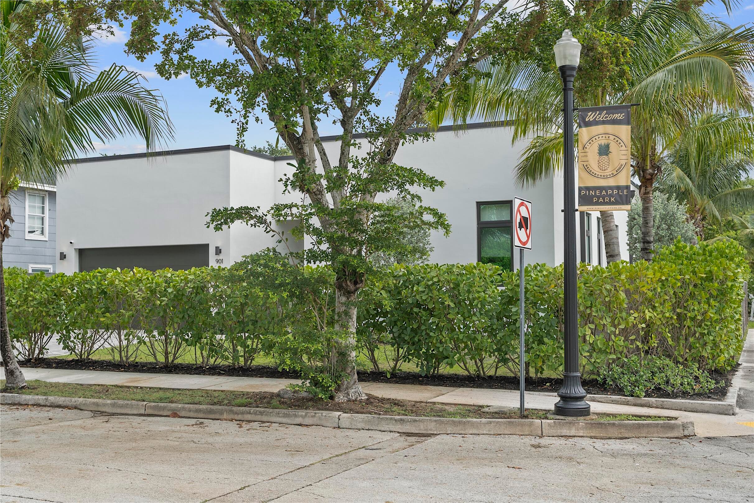901 Upland Road, West Palm Beach, FL 33401 — photo 3 of 58