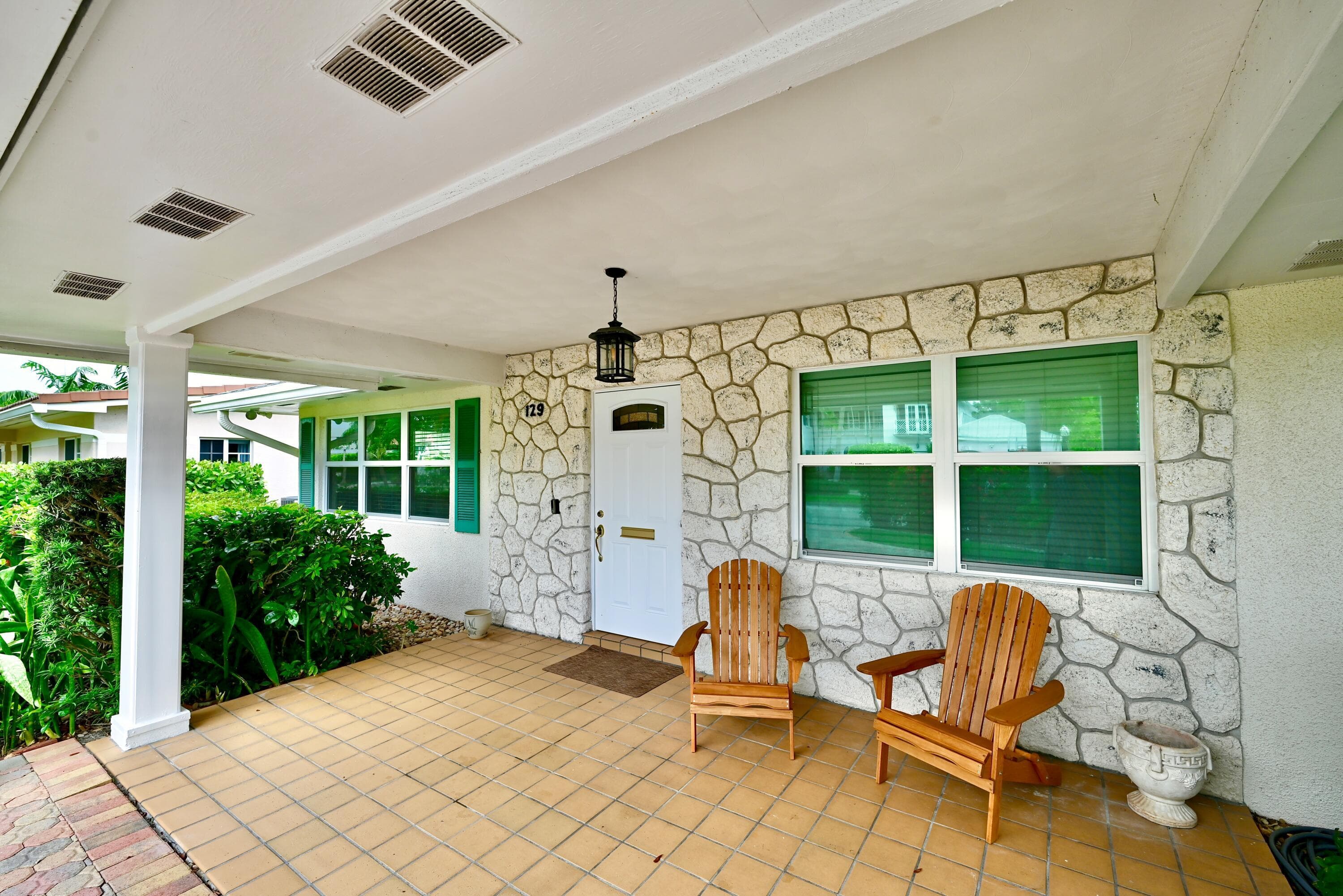 129 Alhambra Place, West Palm Beach, FL 33405 — photo 2 of 41
