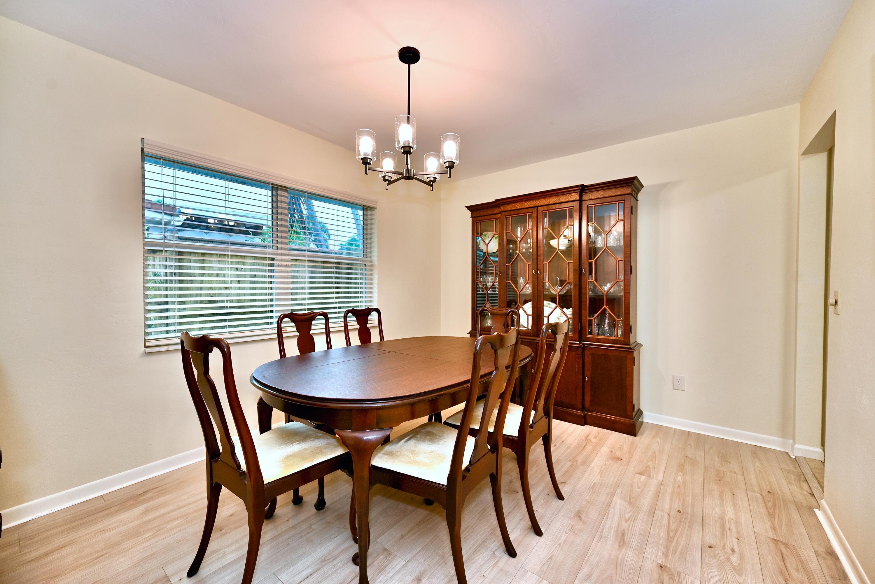 129 Alhambra Place, West Palm Beach, FL 33405 — photo 9 of 41