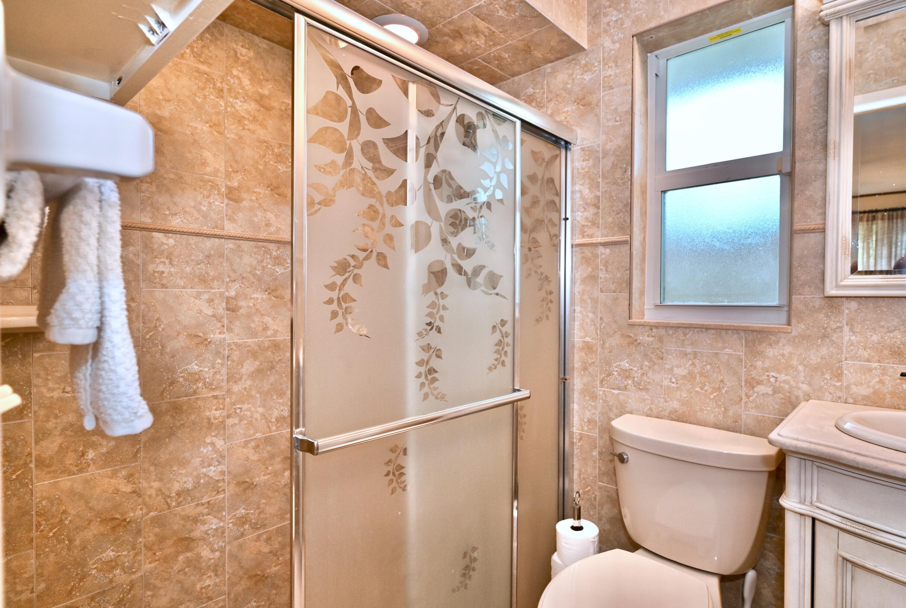 129 Alhambra Place, West Palm Beach, FL 33405 — photo 31 of 41