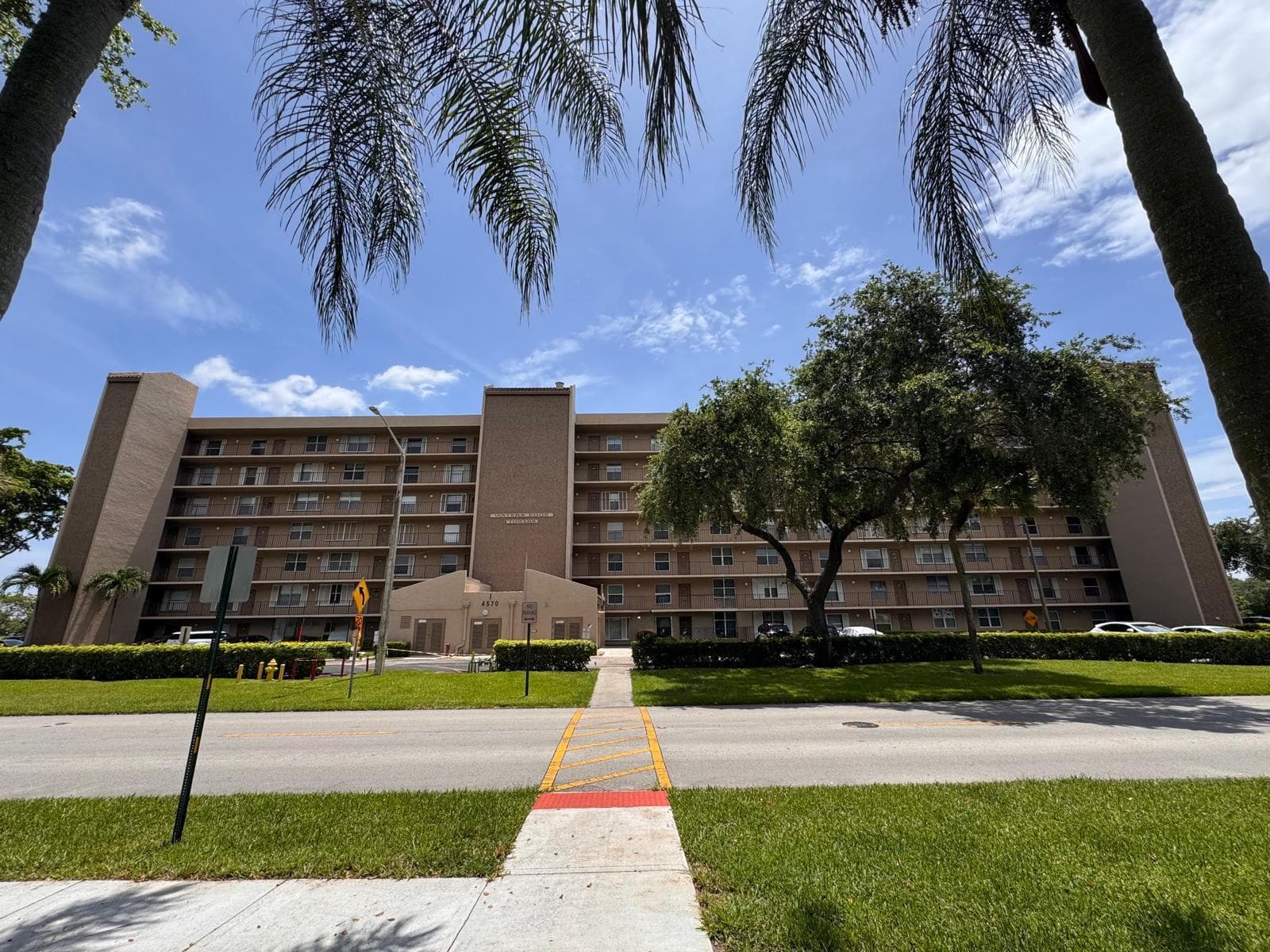 4570 NW 18th Avenue 605, Deerfield Beach, FL 33064 — photo