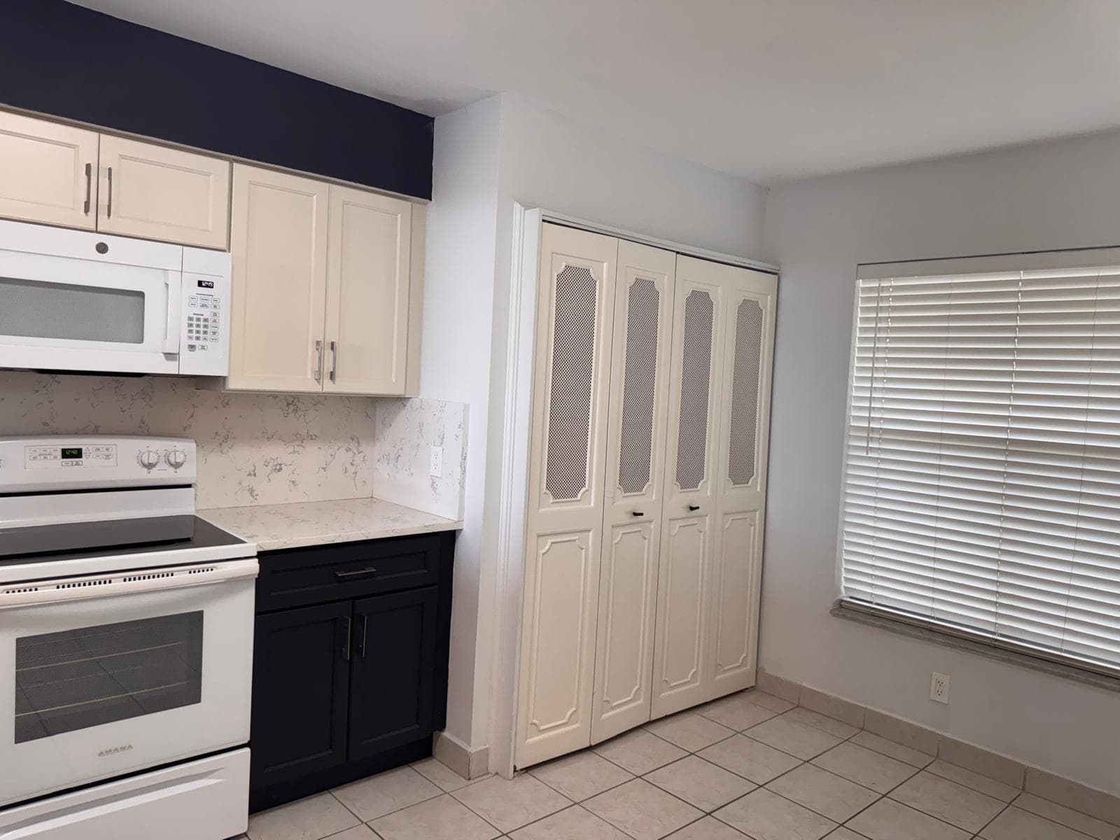 4570 NW 18th Avenue 605, Deerfield Beach, FL 33064 — photo 2 of 38