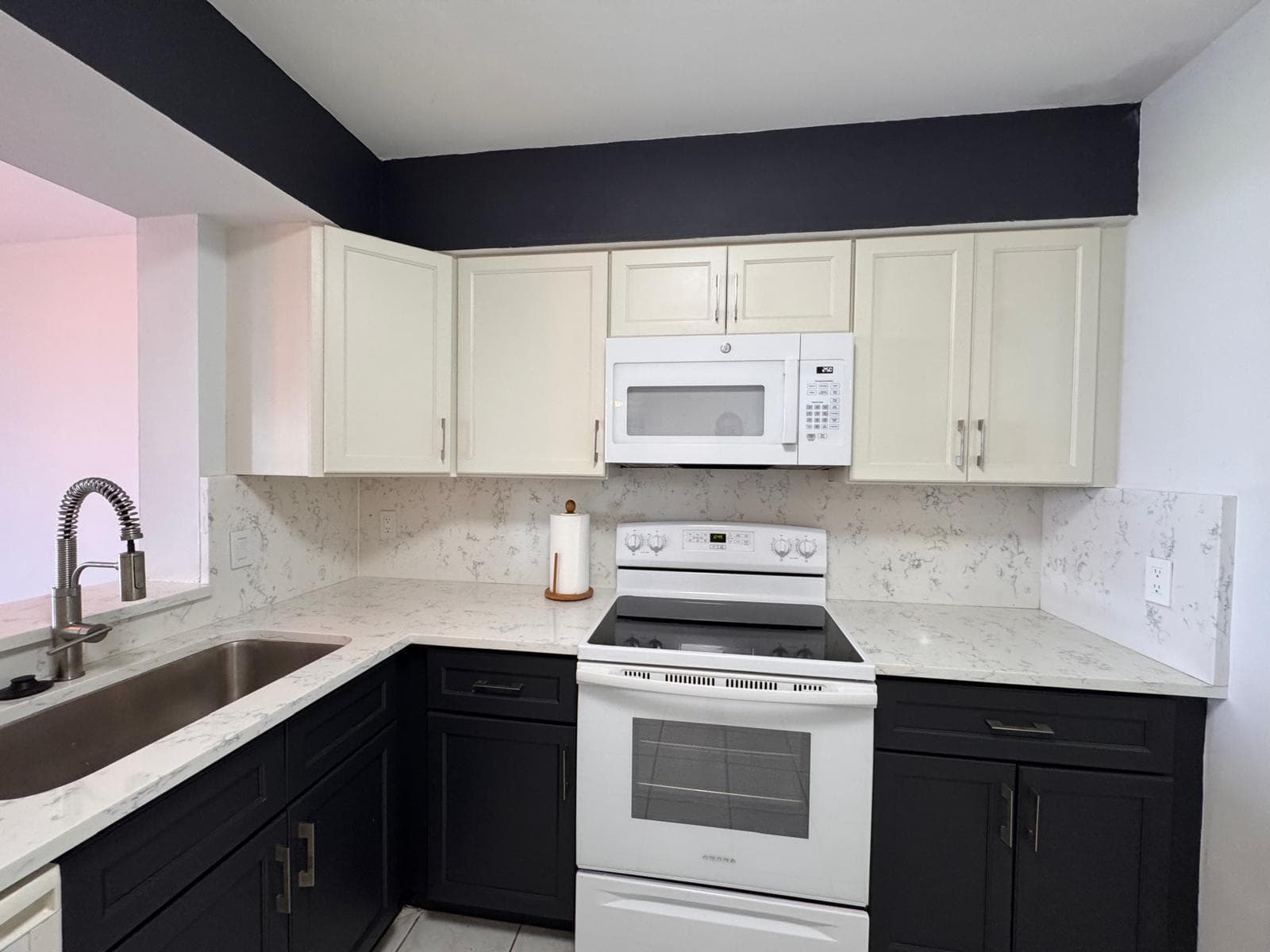 4570 NW 18th Avenue 605, Deerfield Beach, FL 33064 — photo 5 of 38