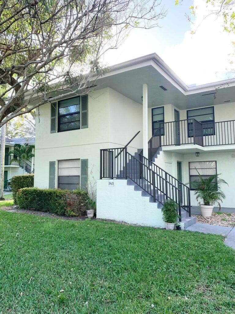 1801 Sabal Ridge Court E, Palm Beach Gardens, FL 33418 — photo 3 of 12
