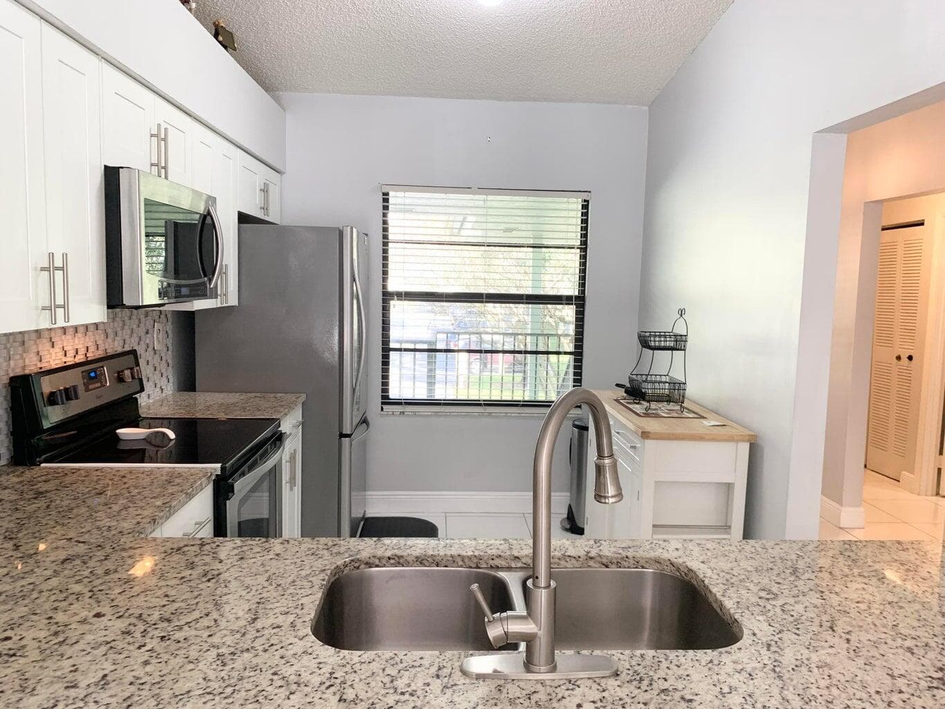 1801 Sabal Ridge Court E, Palm Beach Gardens, FL 33418 — photo 4 of 12