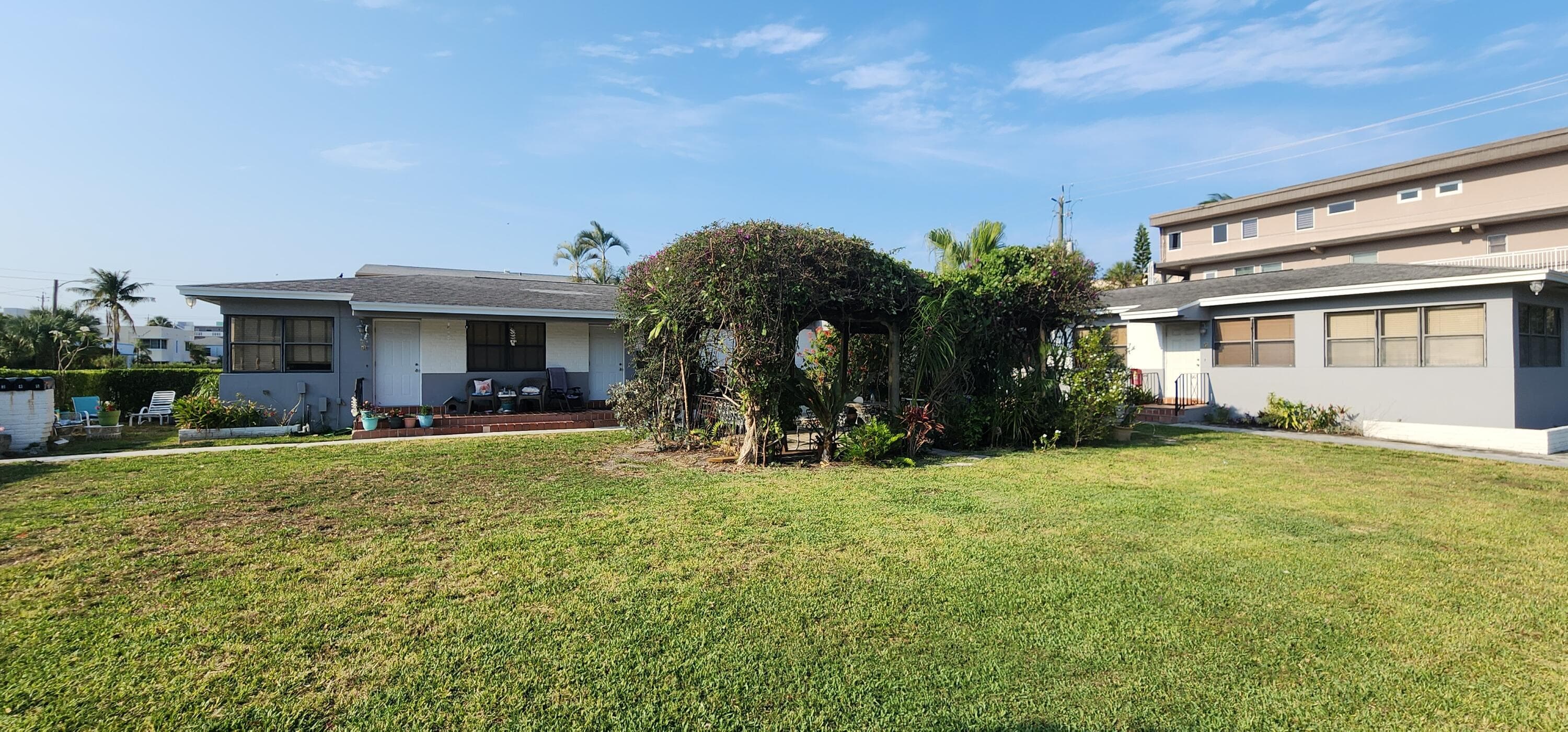 130 S Lakeside Drive 1, Lake Worth Beach, FL 33460 — photo 1 of 11
