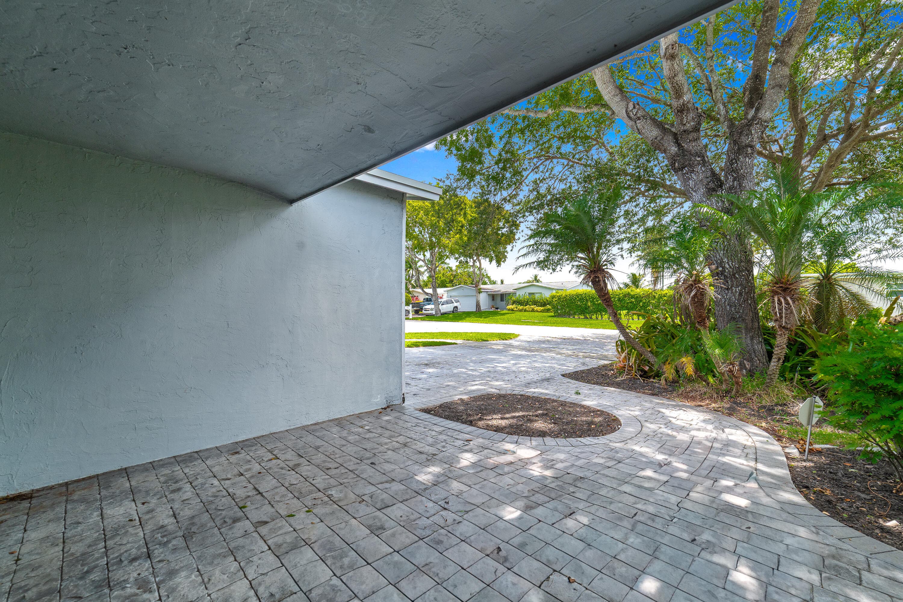10578 NW 3 Street, Plantation, FL 33324 — photo 3 of 34