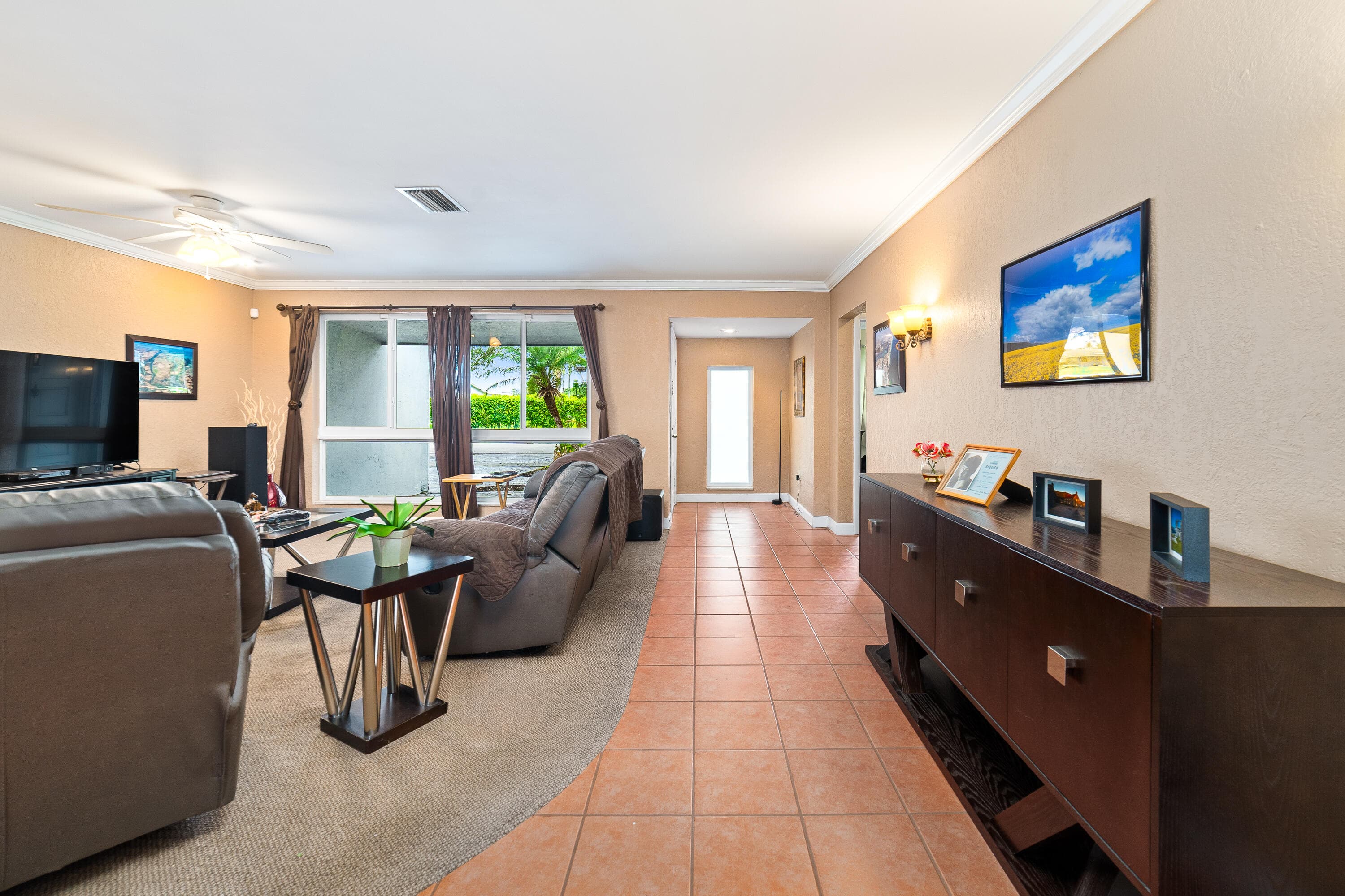 10578 NW 3 Street, Plantation, FL 33324 — photo 4 of 34