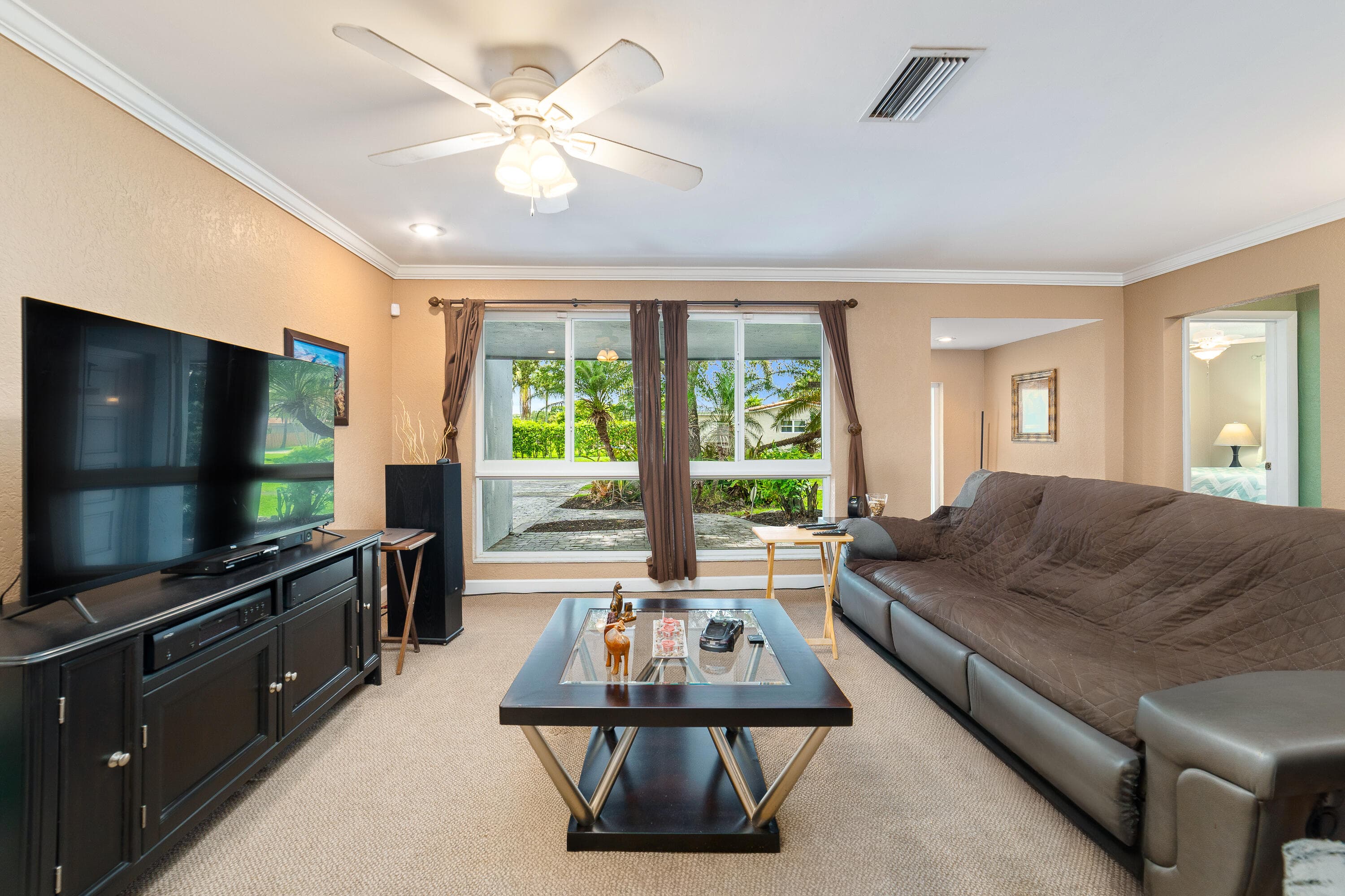 10578 NW 3 Street, Plantation, FL 33324 — photo 5 of 34