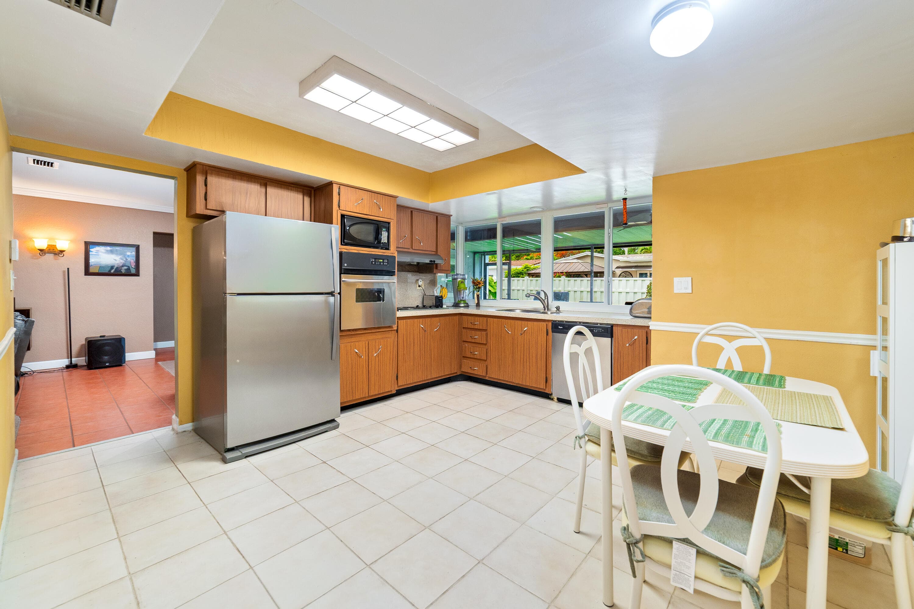 10578 NW 3 Street, Plantation, FL 33324 — photo 10 of 34