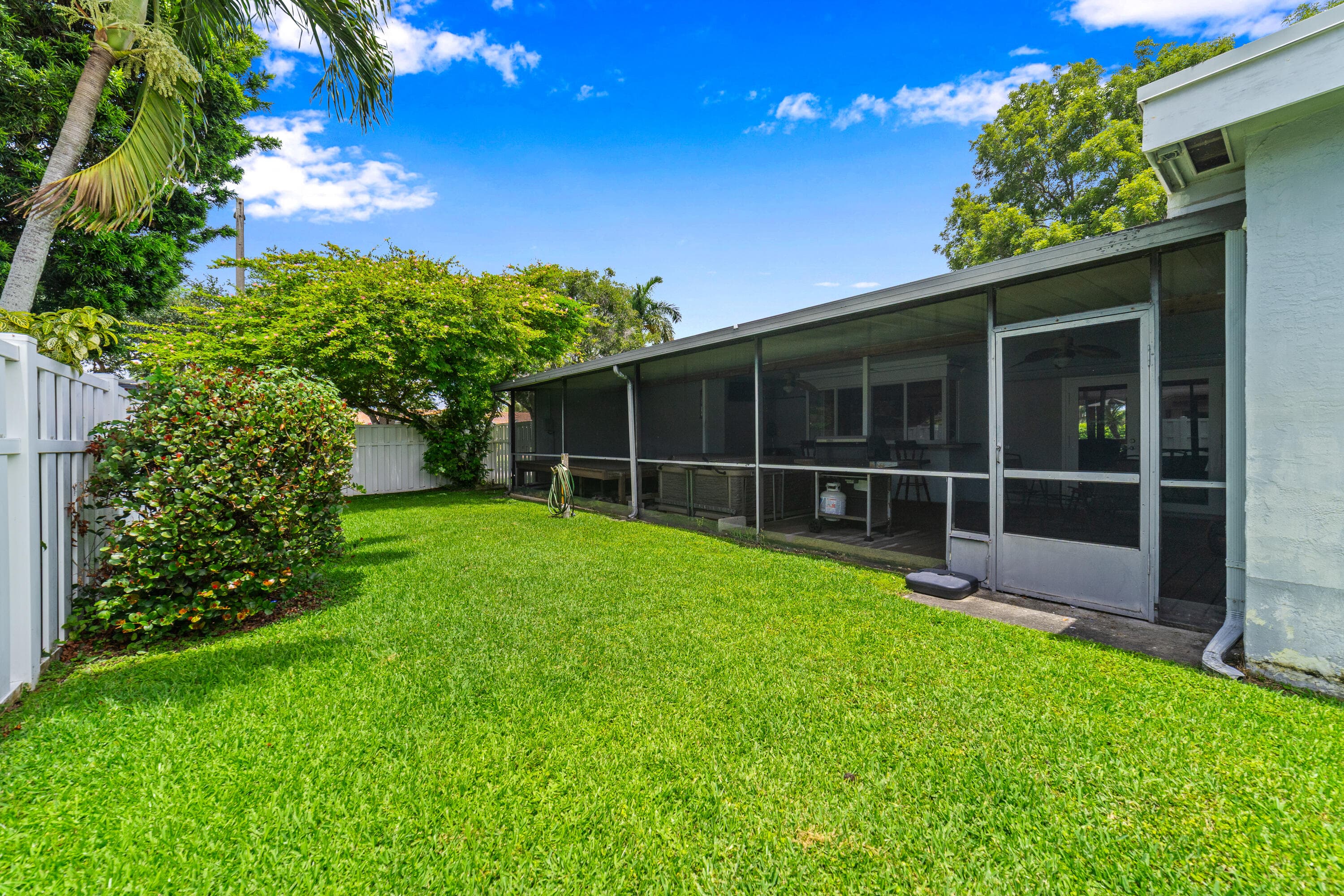 10578 NW 3 Street, Plantation, FL 33324 — photo 30 of 34