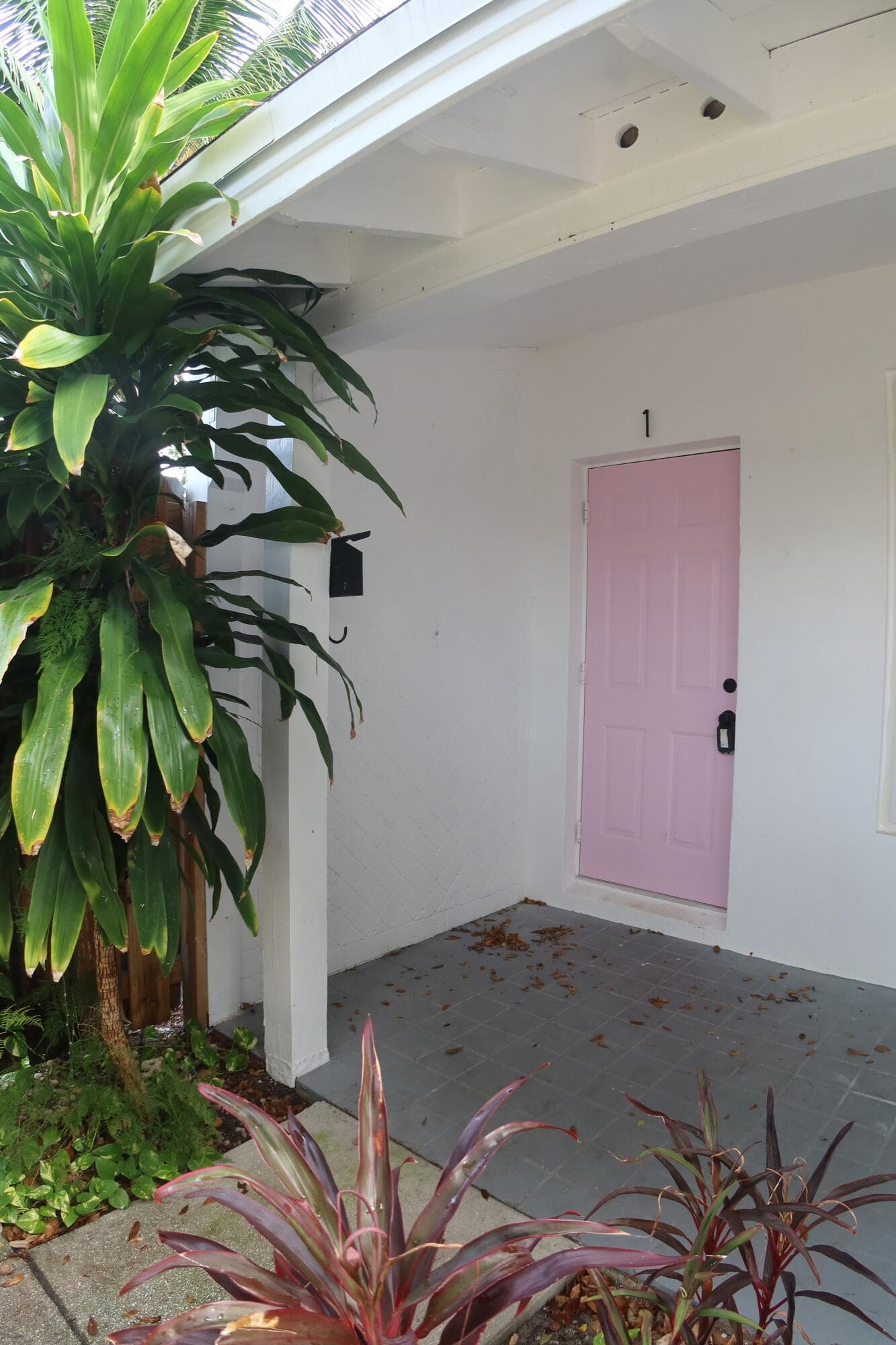 614 Palm Street 1, West Palm Beach, FL 33401 — photo 1 of 21