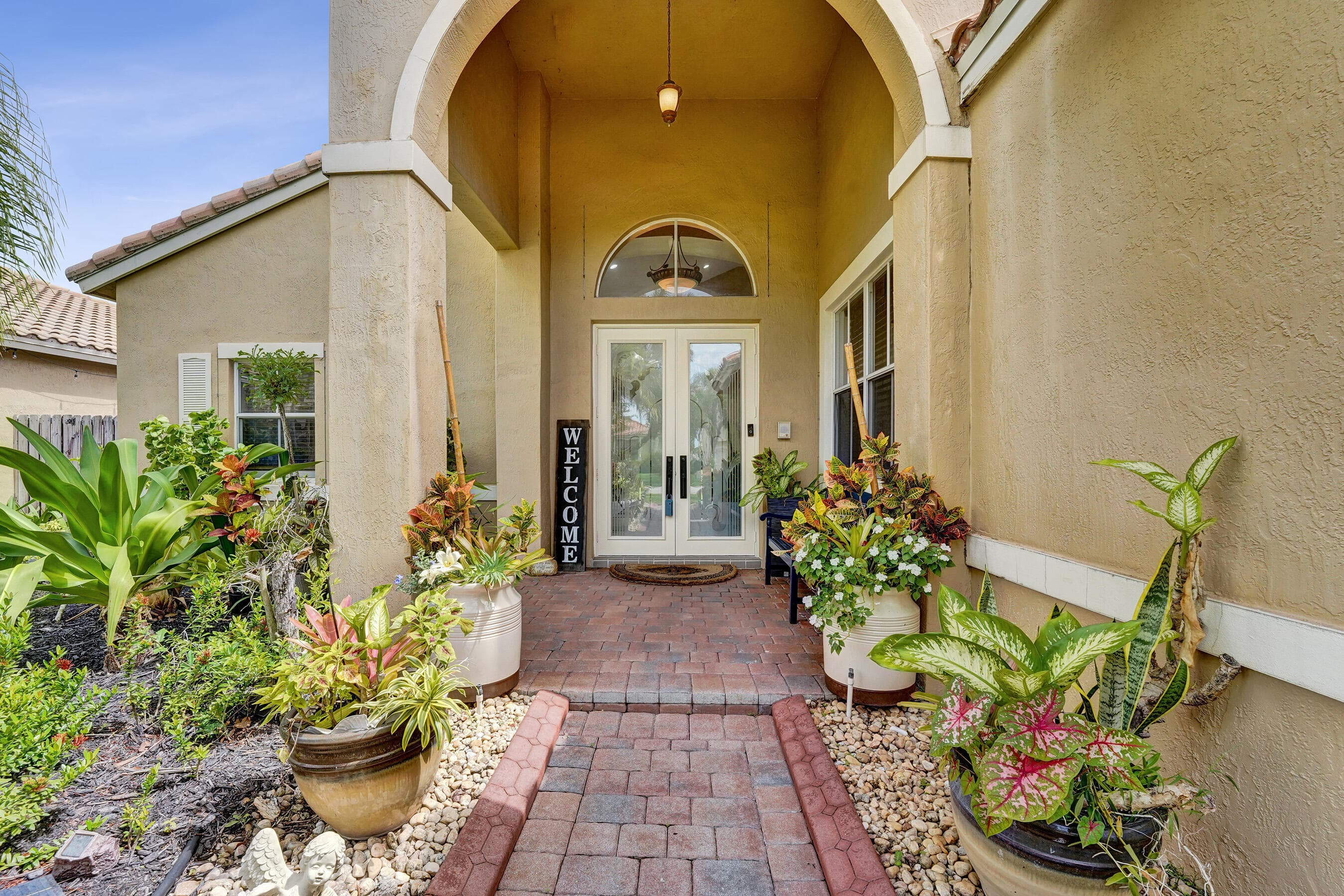 18623 SW 7th Street, Pembroke Pines, FL 33029 — photo 1 of 111