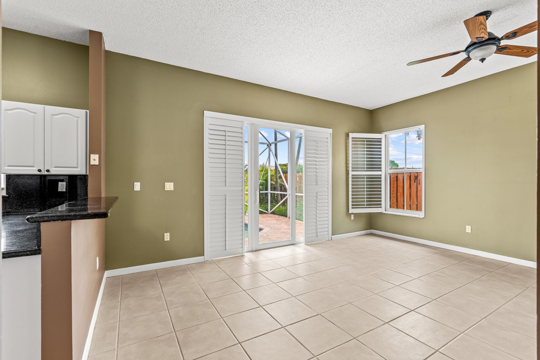 376 E Royal Cove Circle, Davie, FL 33325 — photo 17 of 60