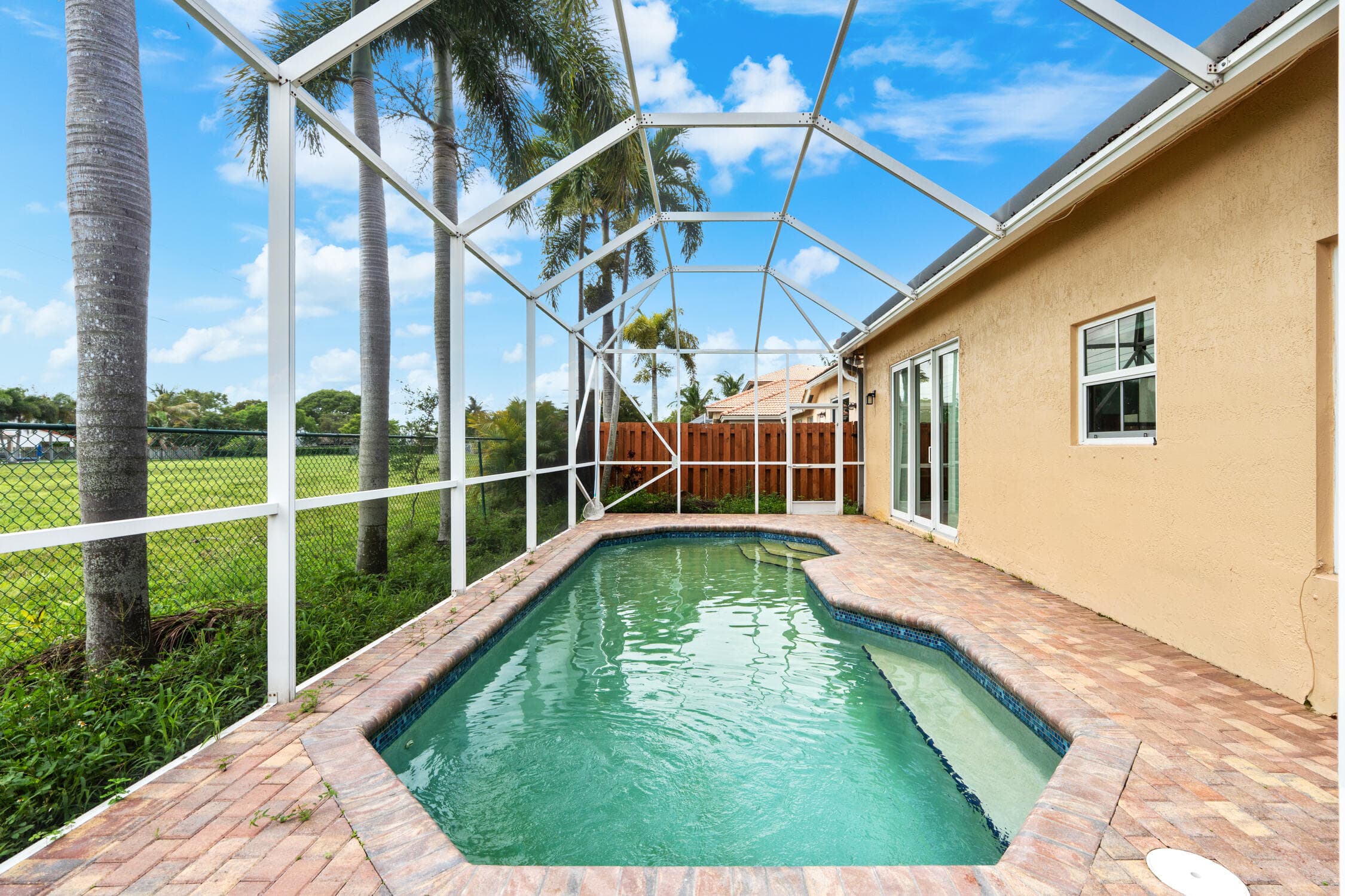 376 E Royal Cove Circle, Davie, FL 33325 — photo 46 of 60