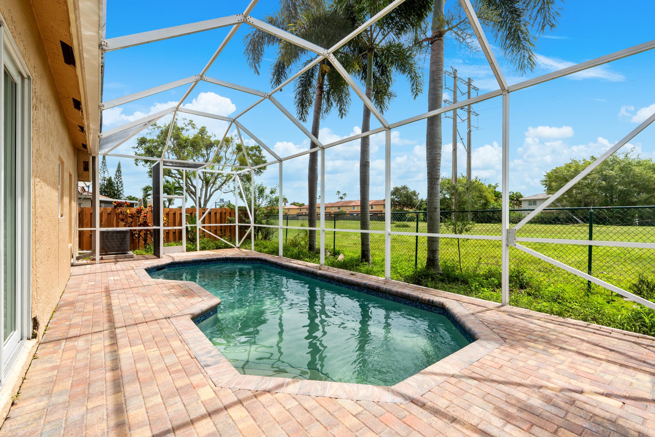 376 E Royal Cove Circle, Davie, FL 33325 — photo 48 of 60