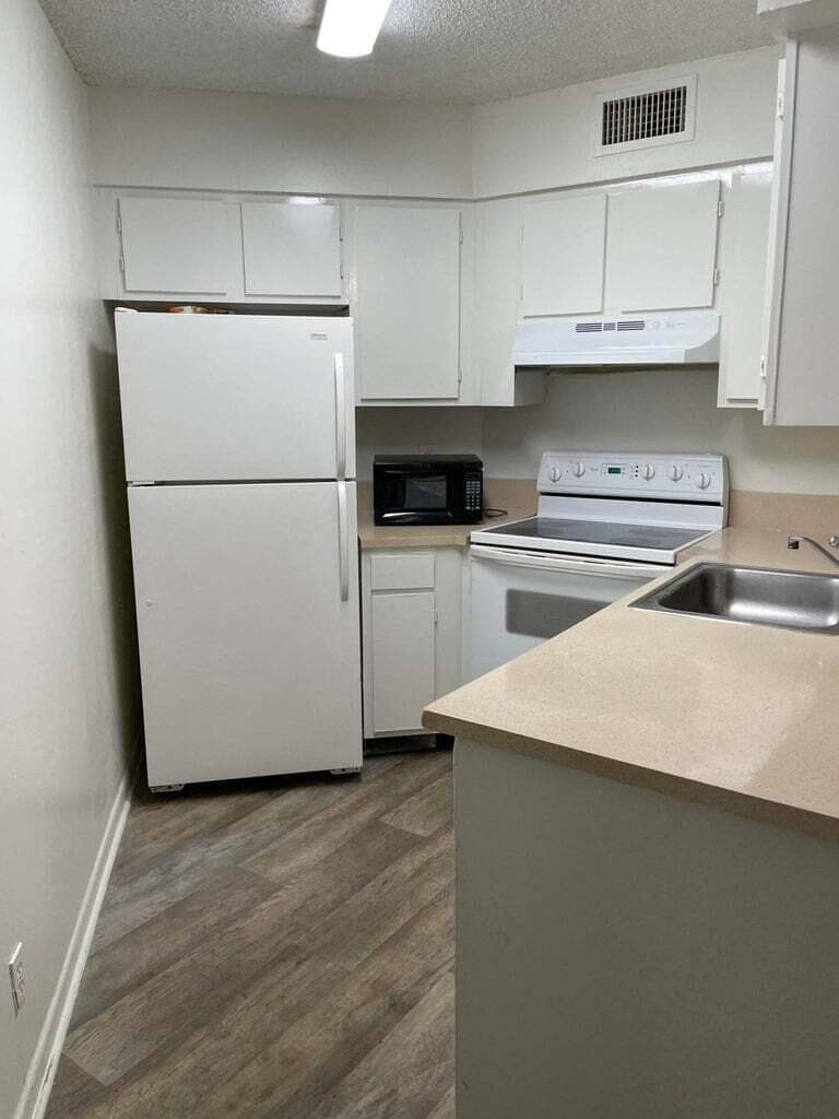 211 Lake Pointe Drive Unit 207, Oakland Park, FL 33309 — photo 7 of 8