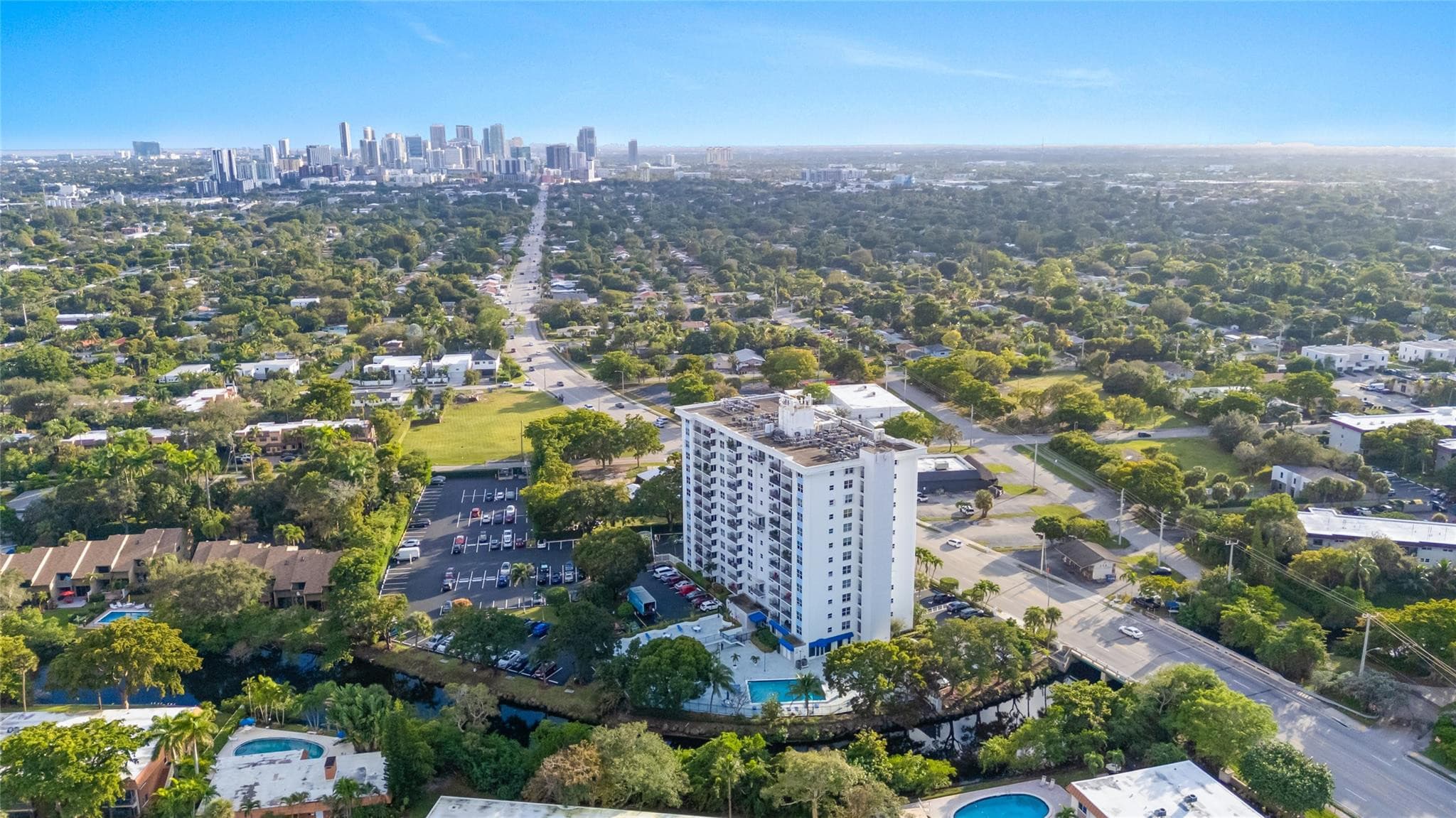 1800 N Andrews Avenue 7j, Fort Lauderdale, FL 33311 — photo 1 of 37