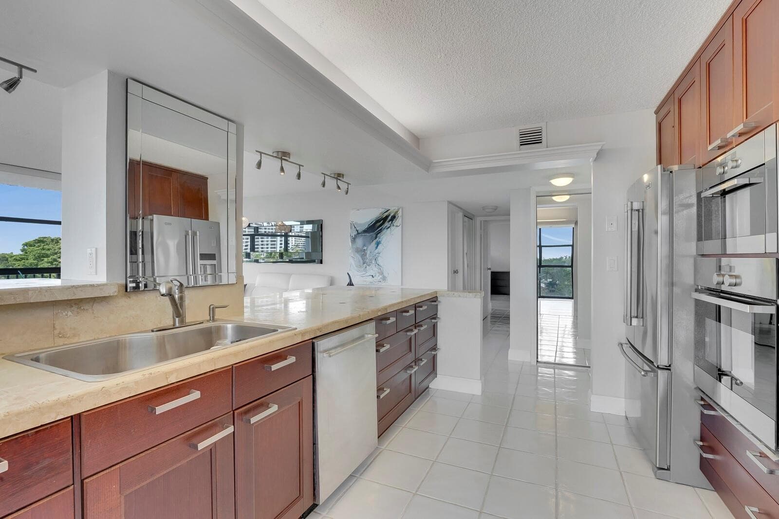 600 Parkview Drive 531, Hallandale Beach, FL 33009 — photo 4 of 41